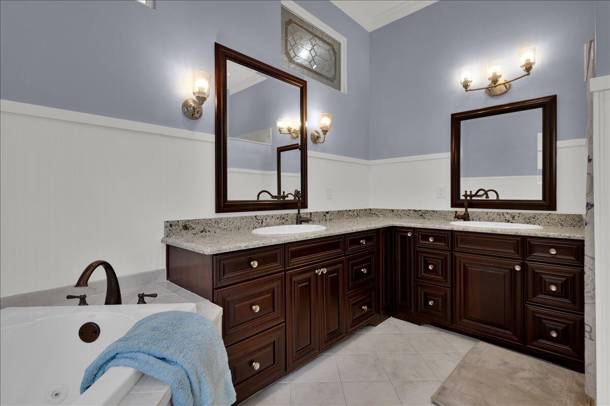 7900 Saddlebrook Drive Property Photo 44
