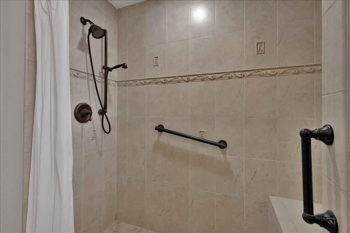 7900 Saddlebrook Drive Property Photo 79
