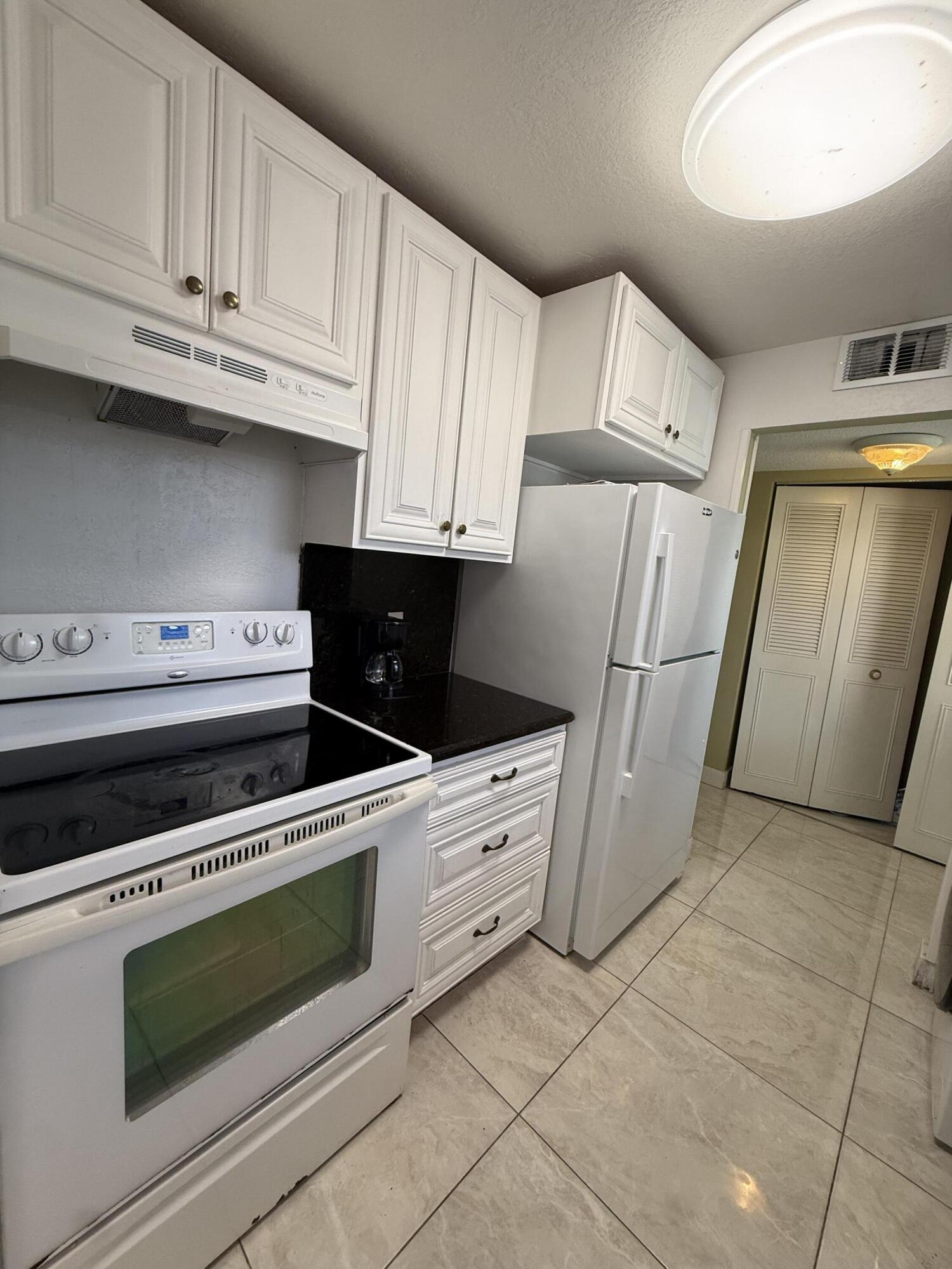 22 Golfs Edge B Property Photo 6