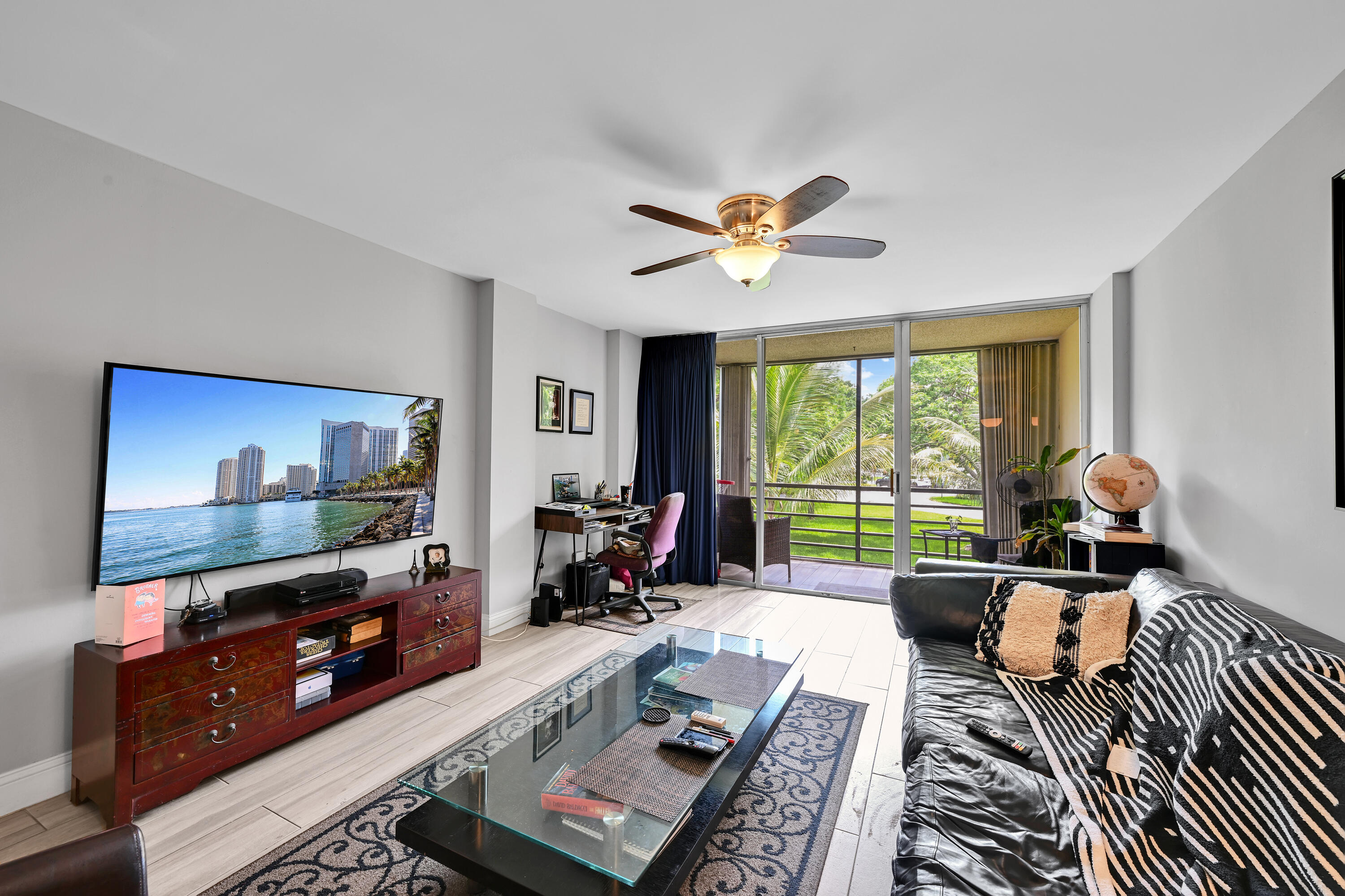 103 ROYAL PARK Drive 2E Property Photo 1