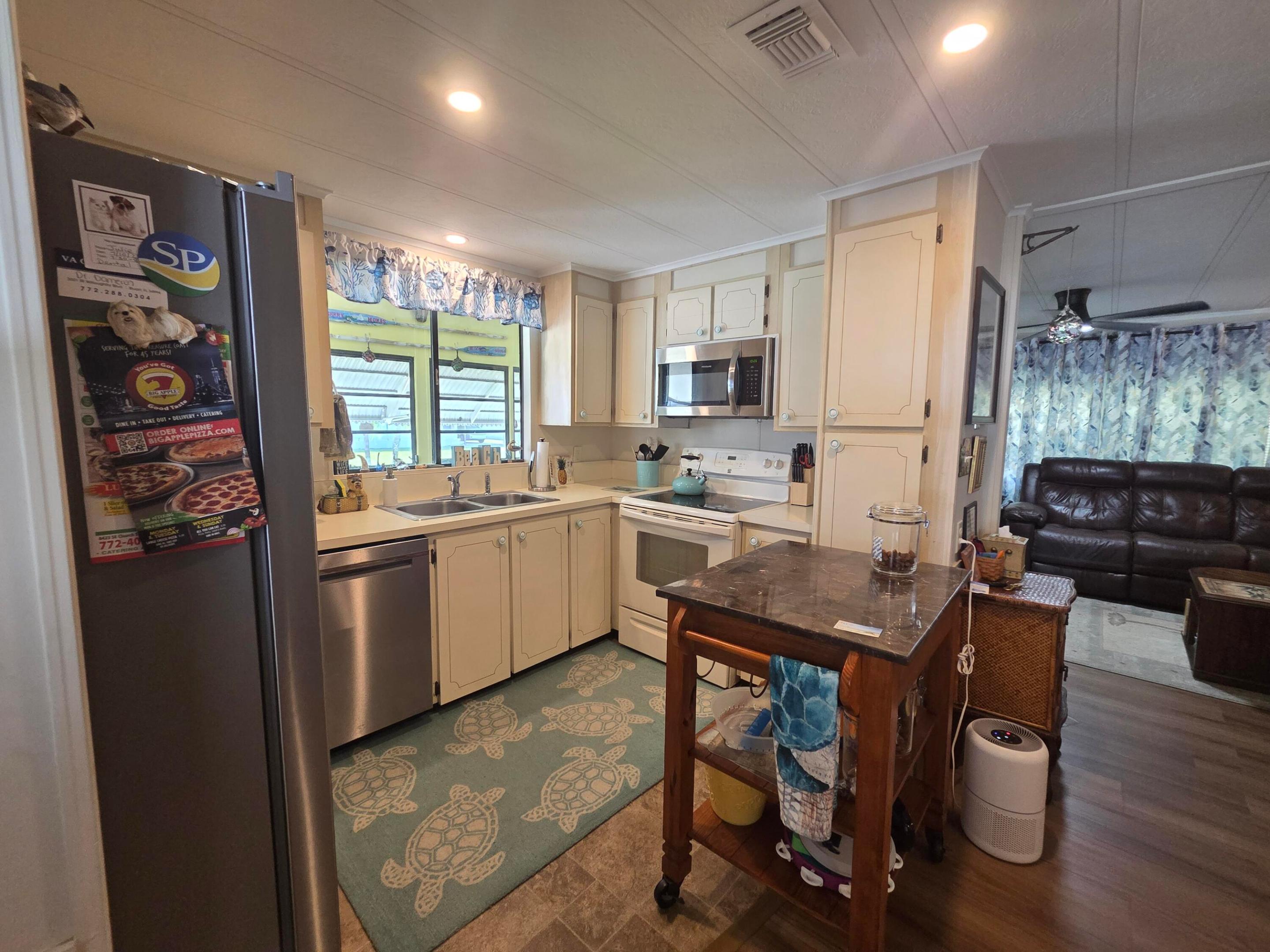 8020 Se Shenandoah Drive Property Photo 6