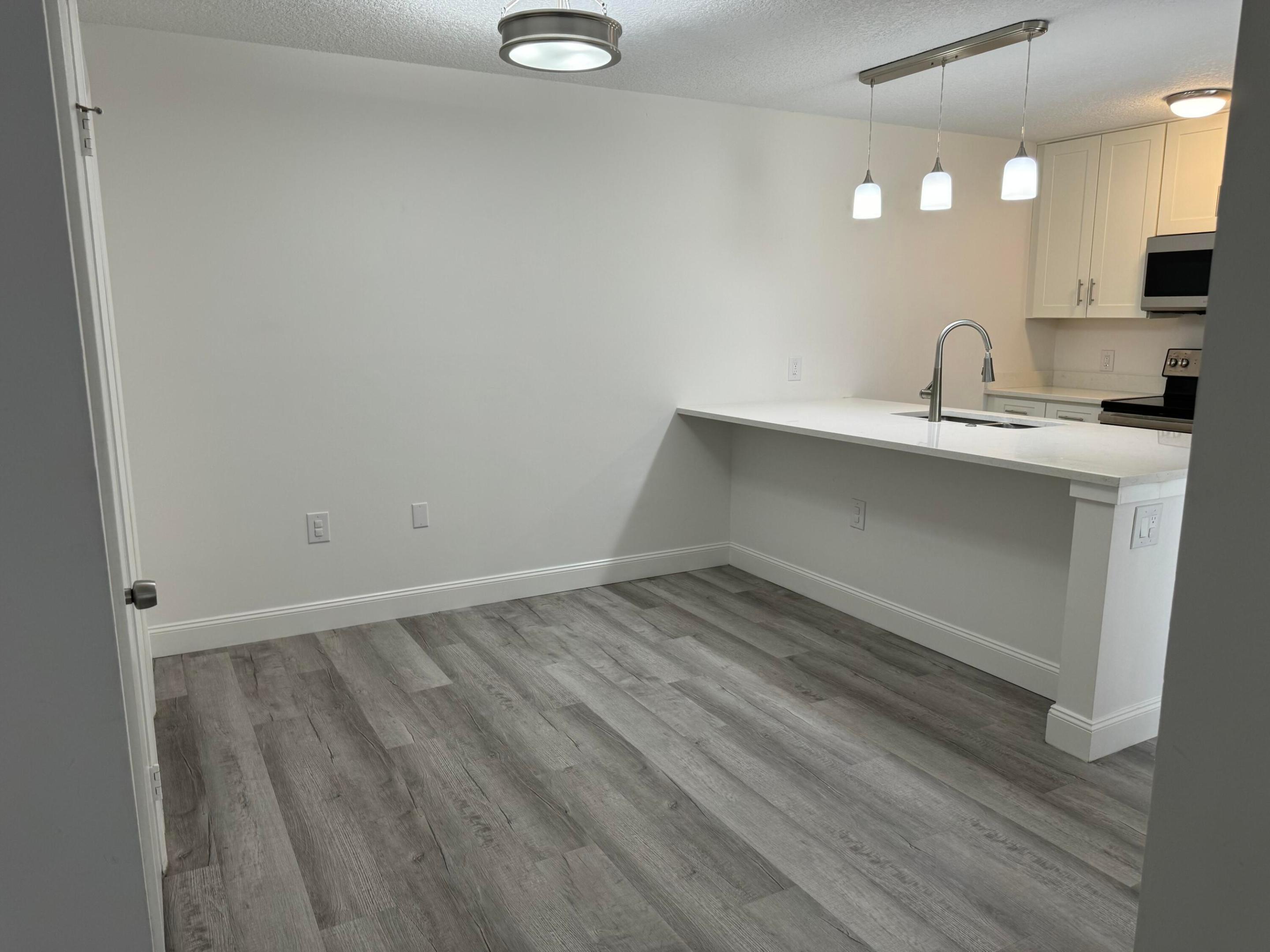 1801 18th Way Property Photo 11
