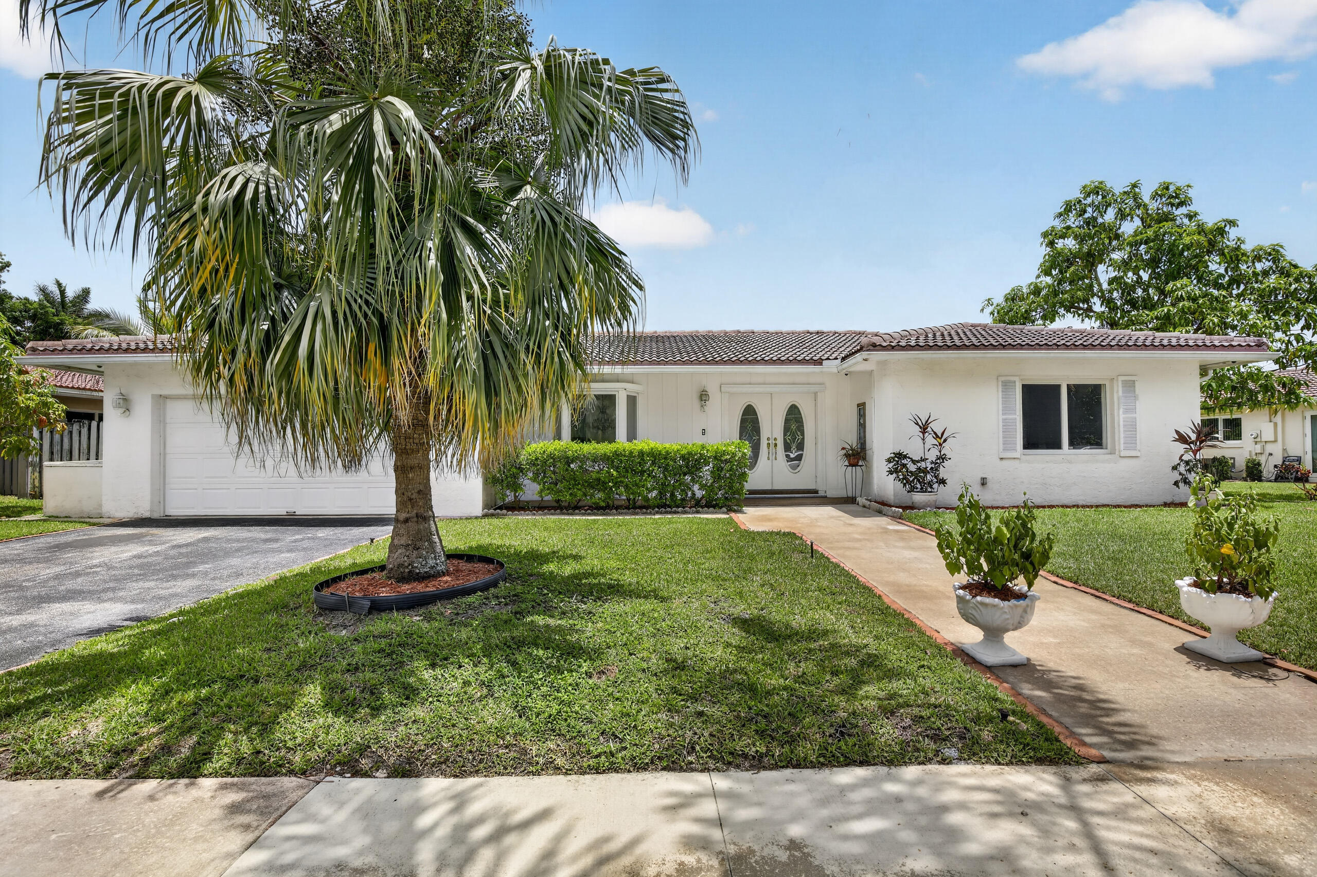 410 Bonaventure Boulevard Property Photo 1