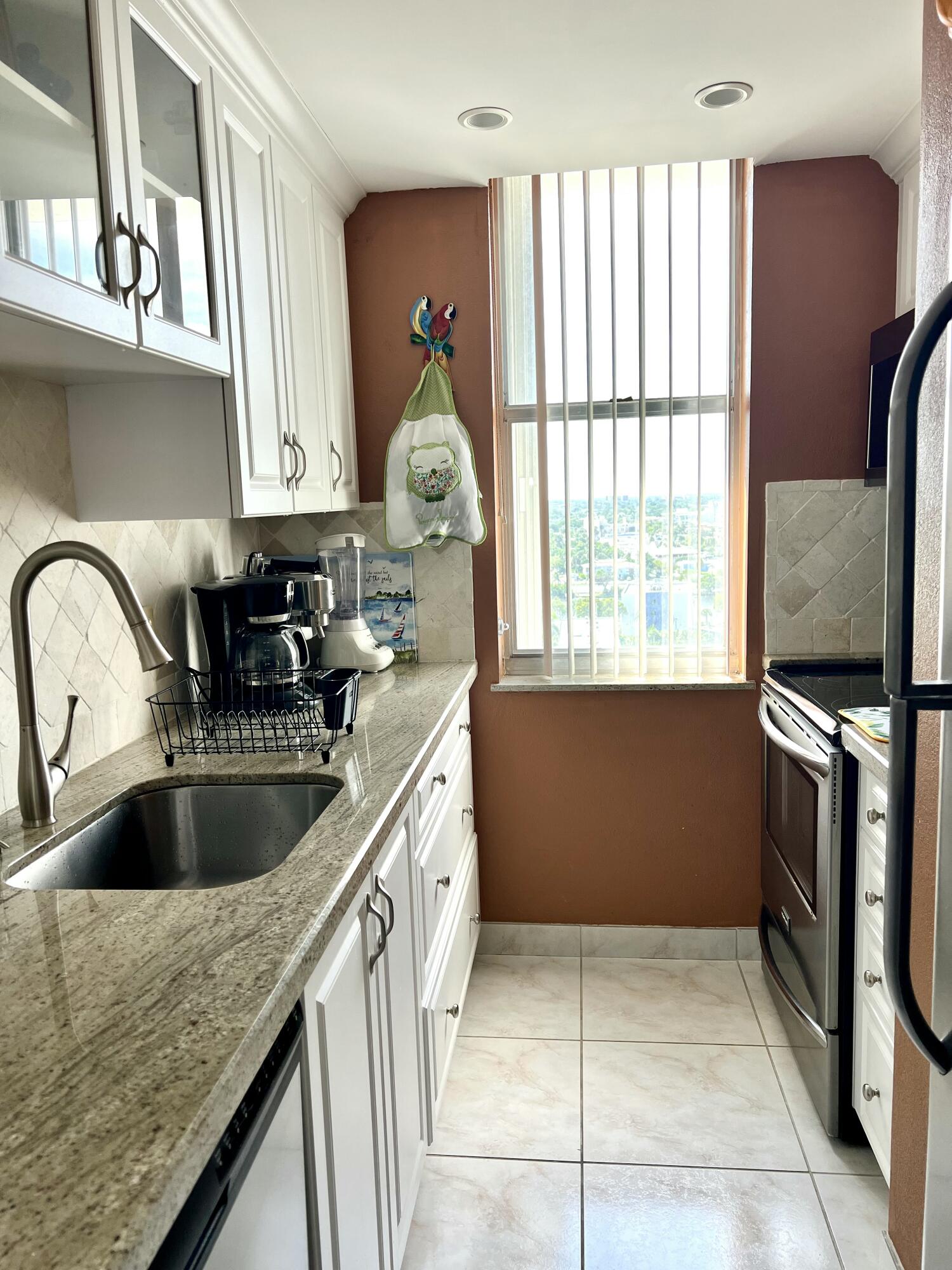111 Briny Avenue 1511 Property Photo 6