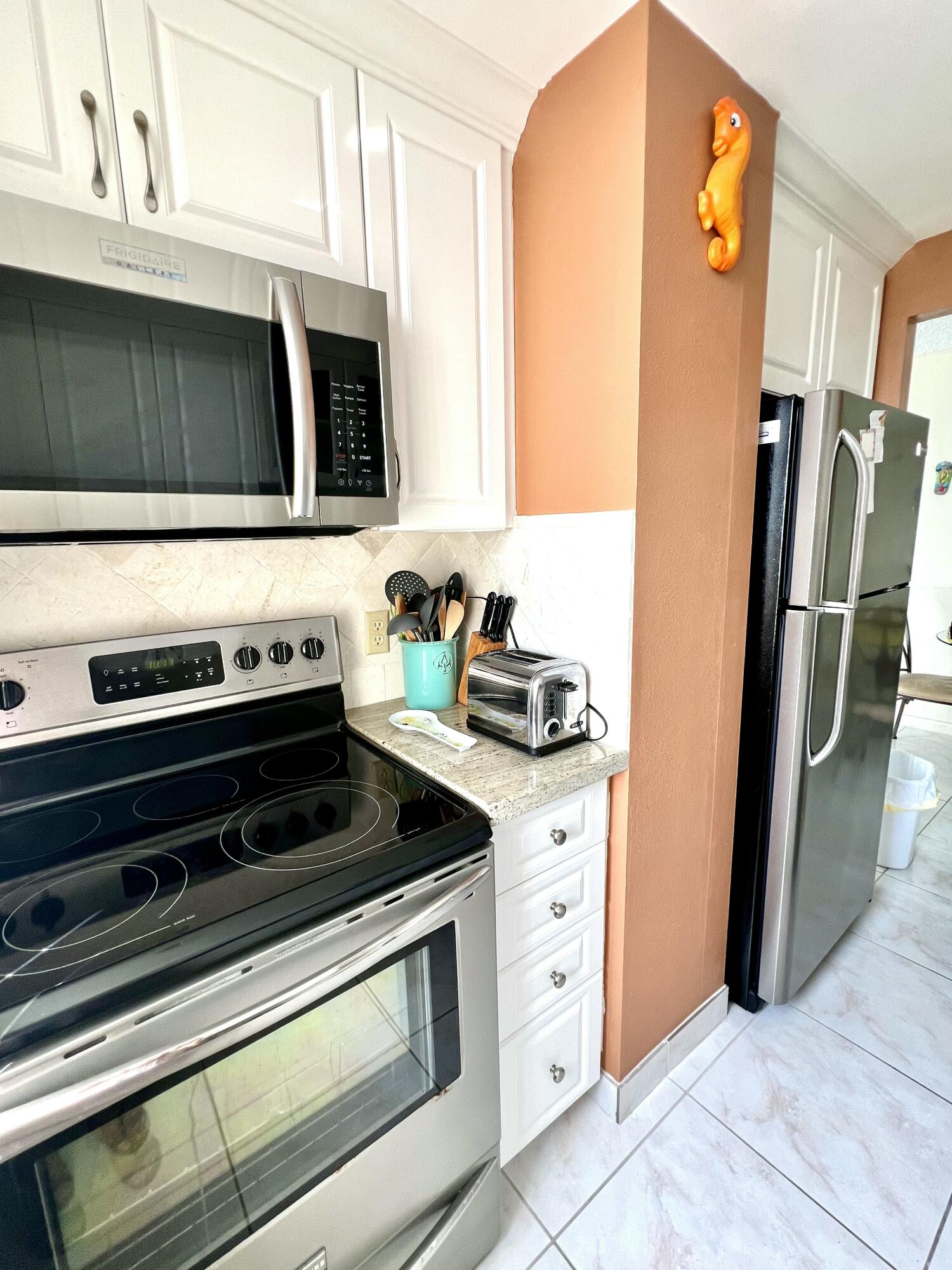 111 Briny Avenue 1511 Property Photo 7