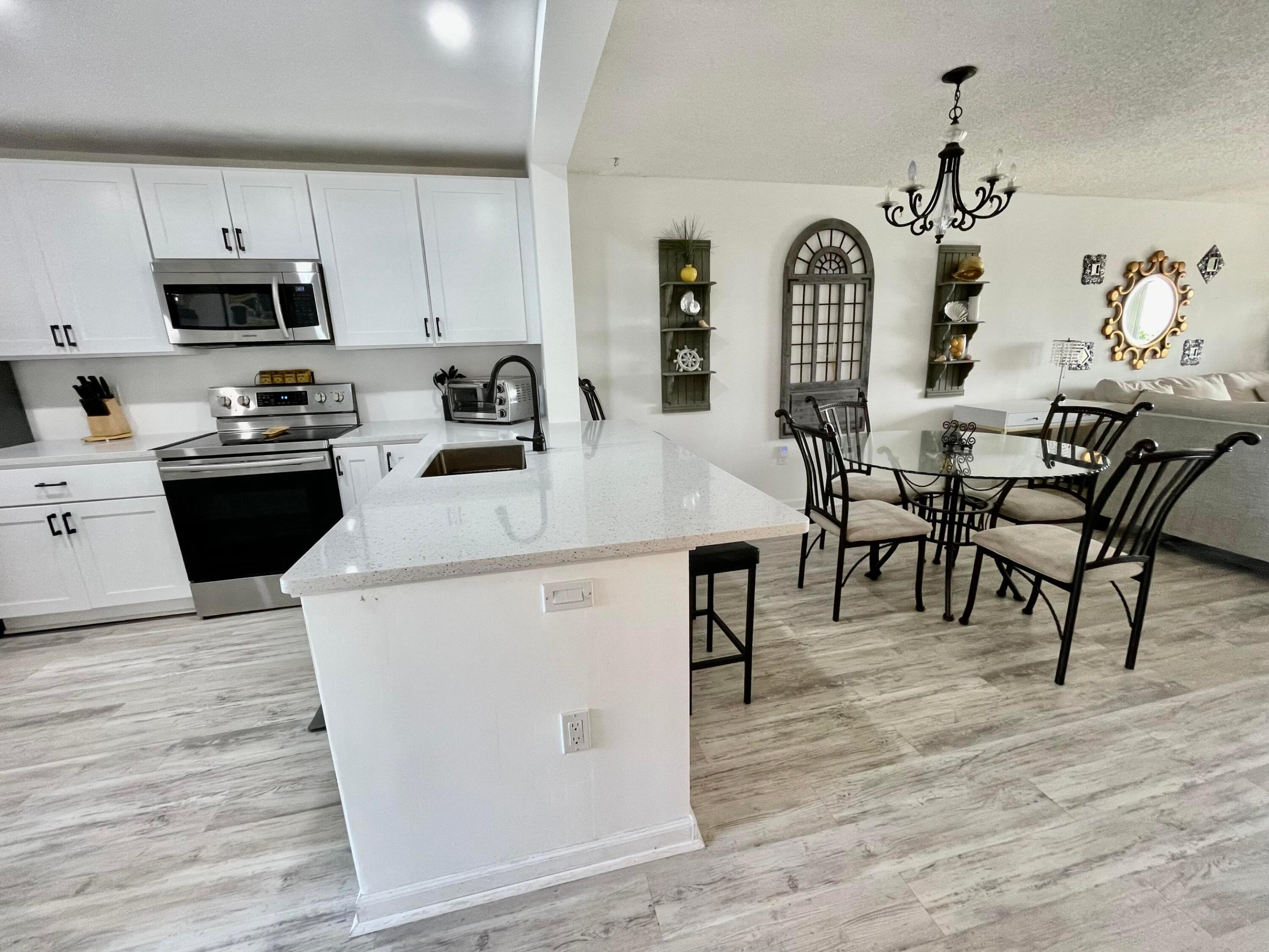 7430 S Ocean Drive 219 Property Photo 6