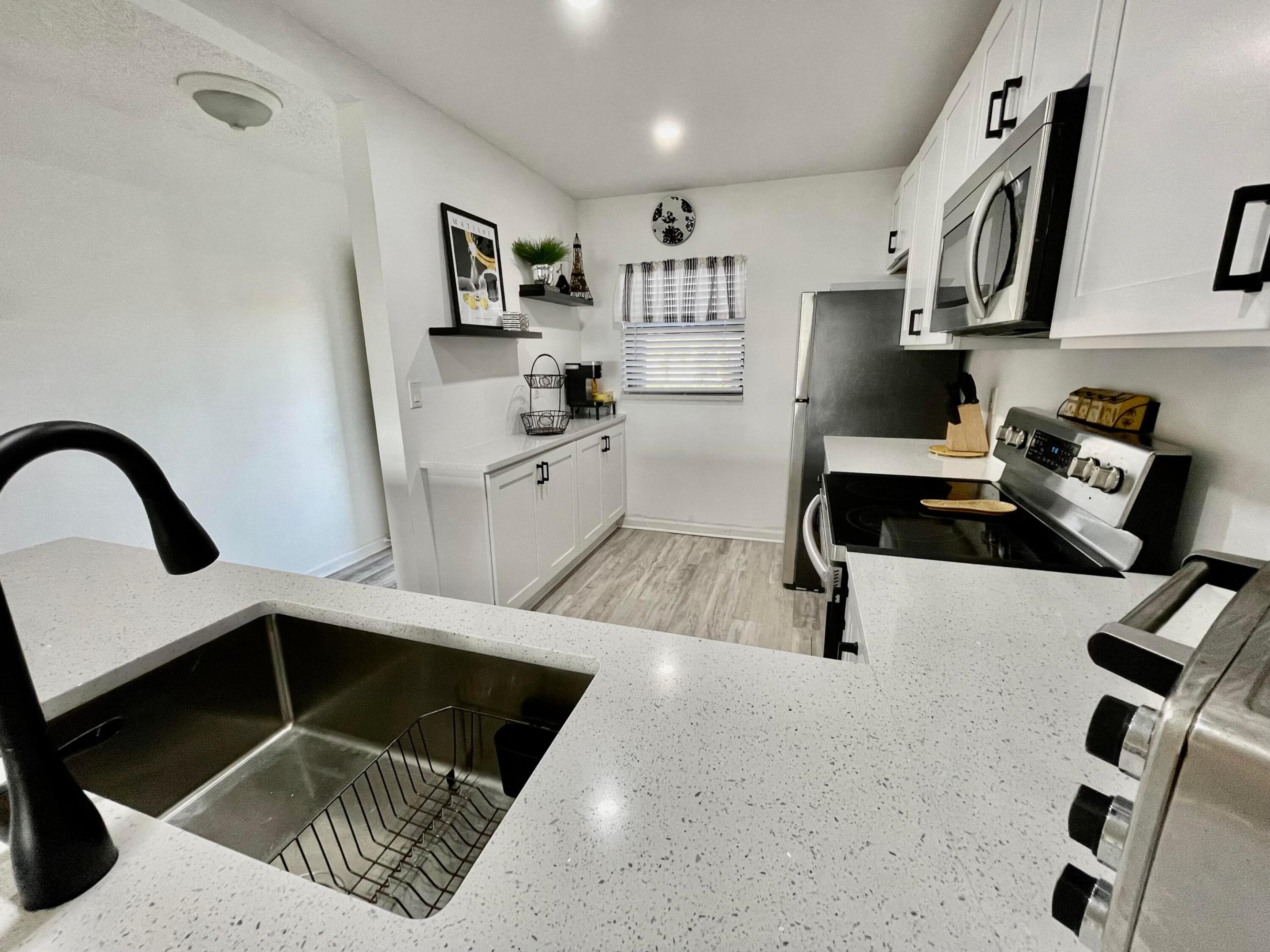 7430 S Ocean Drive 219 Property Photo 8