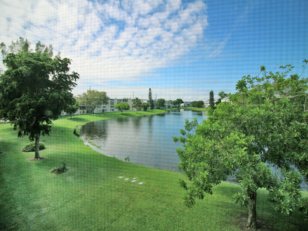 2017 Farnham N Property Photo 1
