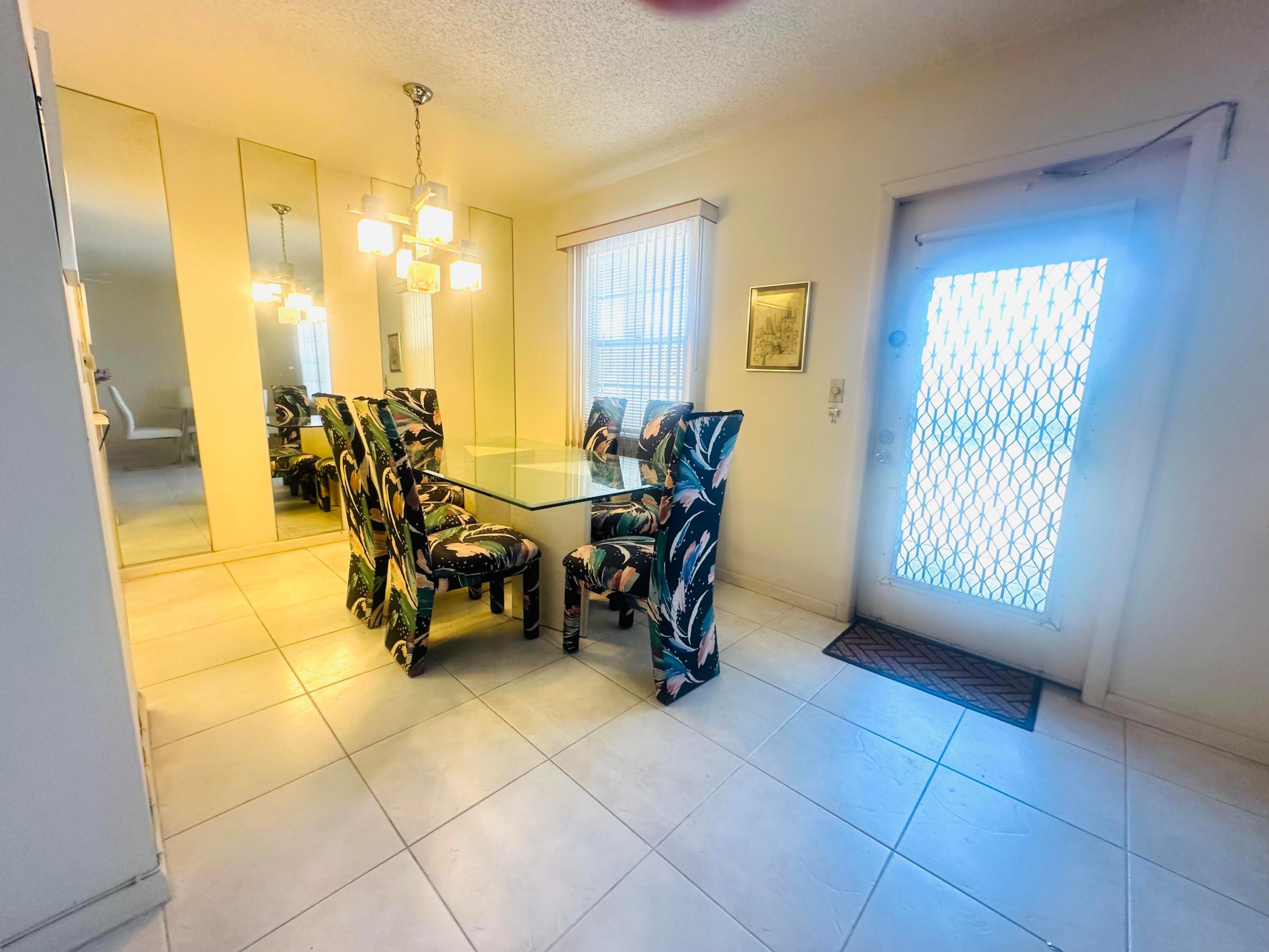 2017 Farnham N Property Photo 6