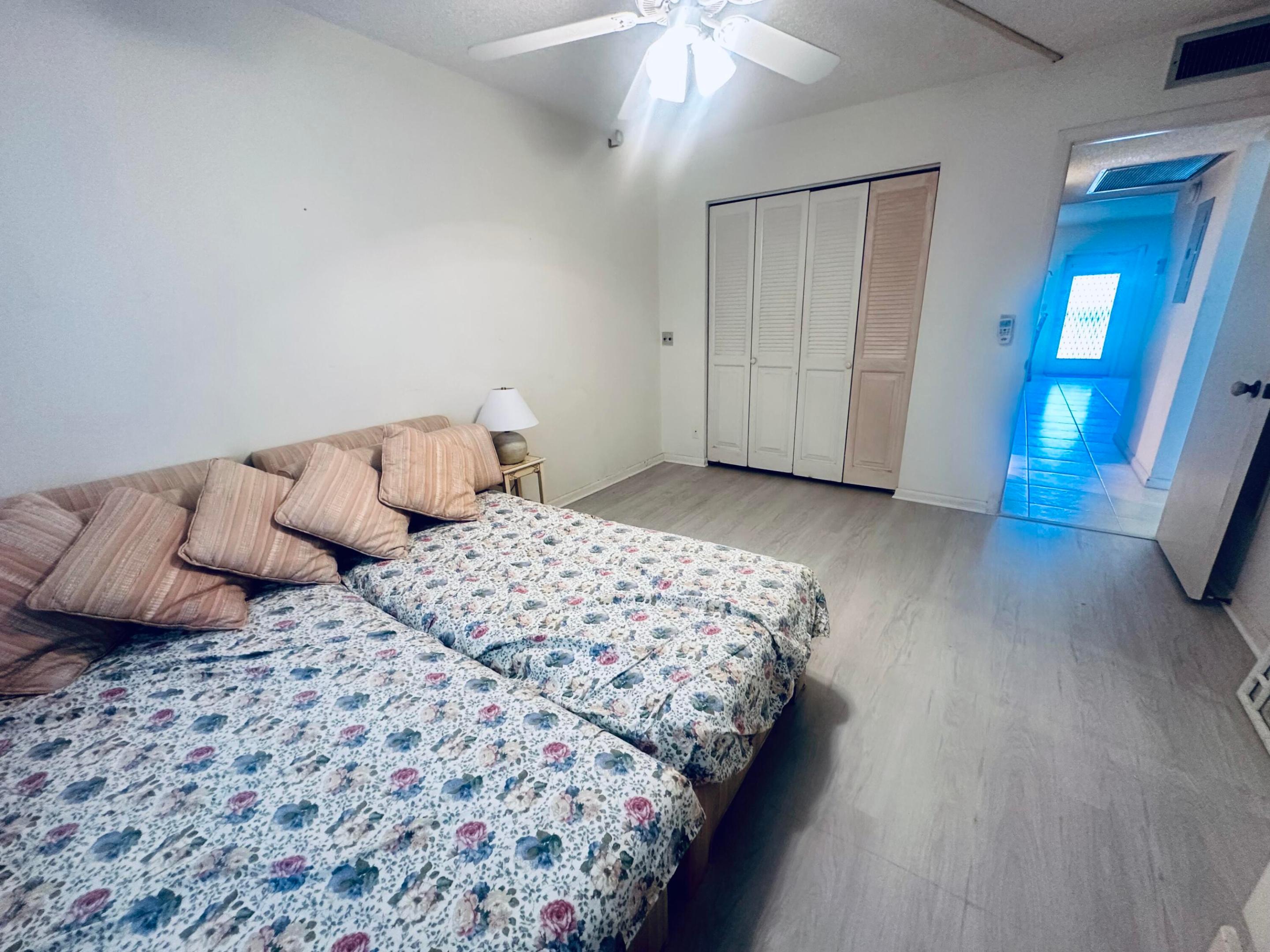 2017 Farnham N Property Photo 11