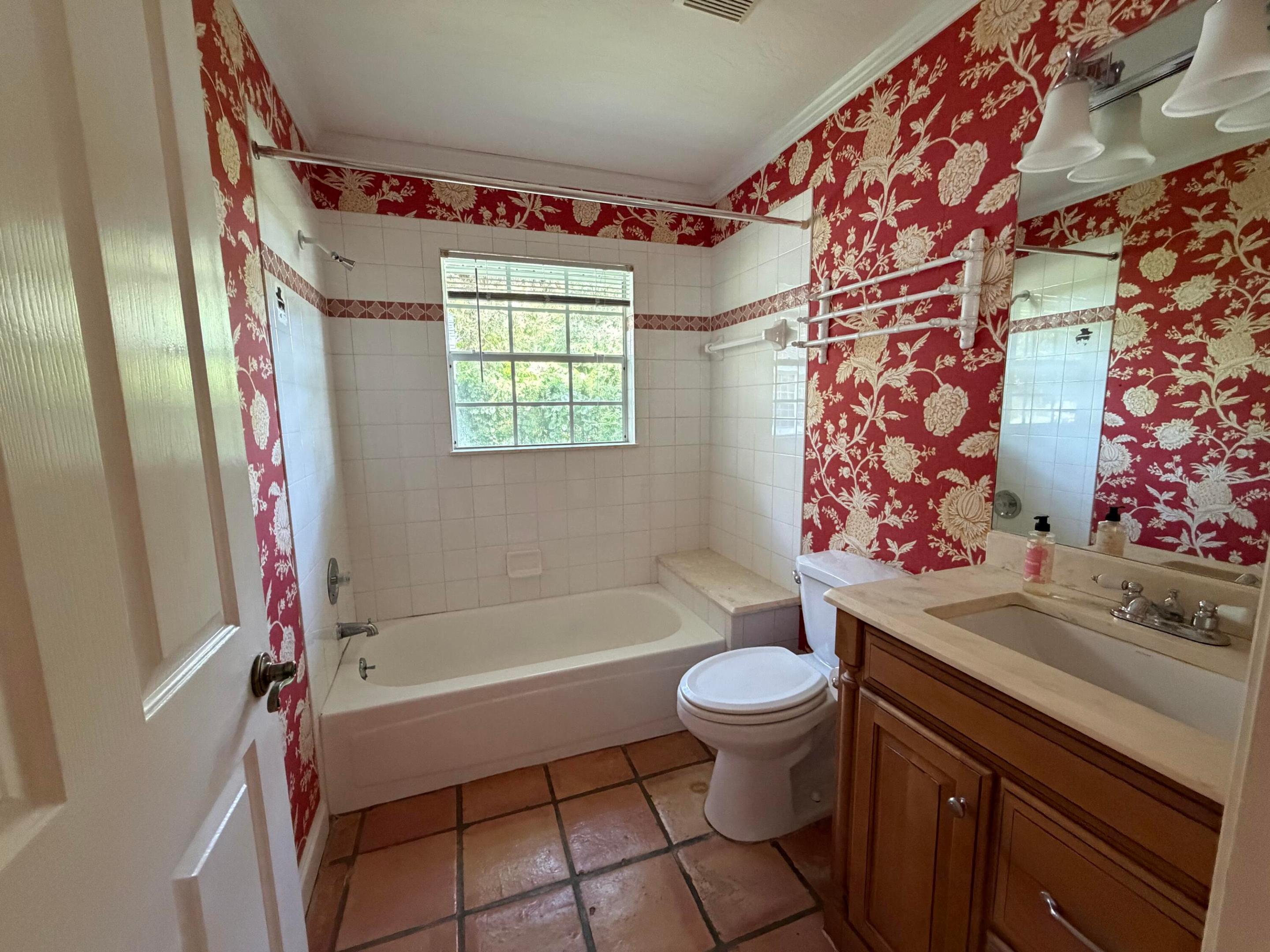 1290 5th Place Property Photo 15