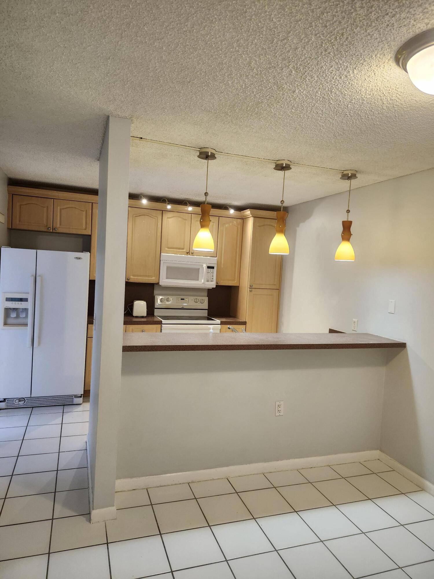 3209 32nd Way Property Photo 2