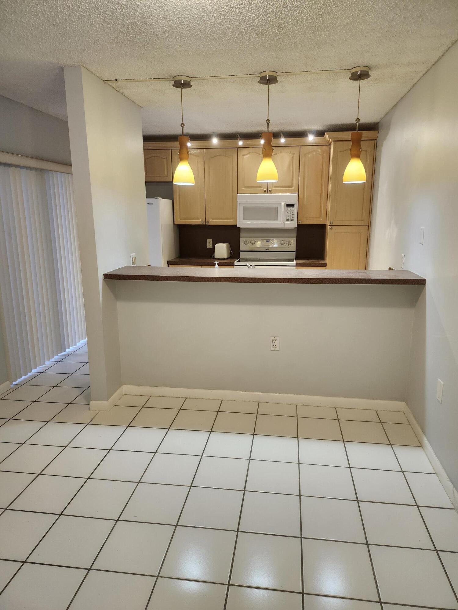 3209 32nd Way Property Photo 3