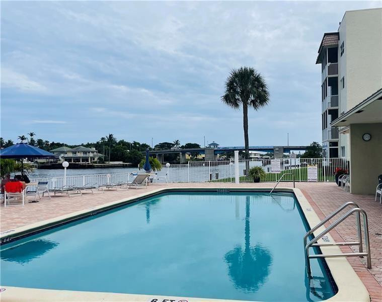 624 SNUG HARBOR Drive B7 Property Photo 1