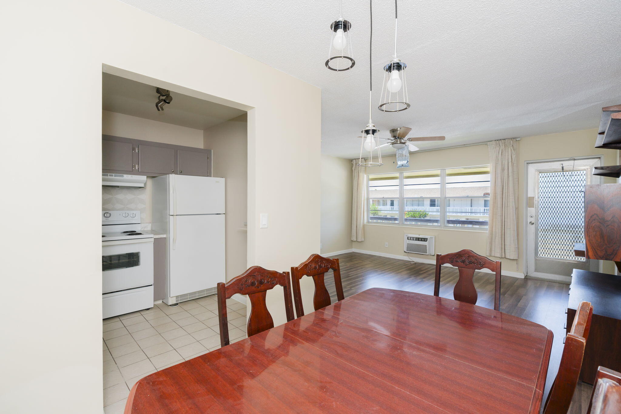 77 Kingswood Property Photo 5