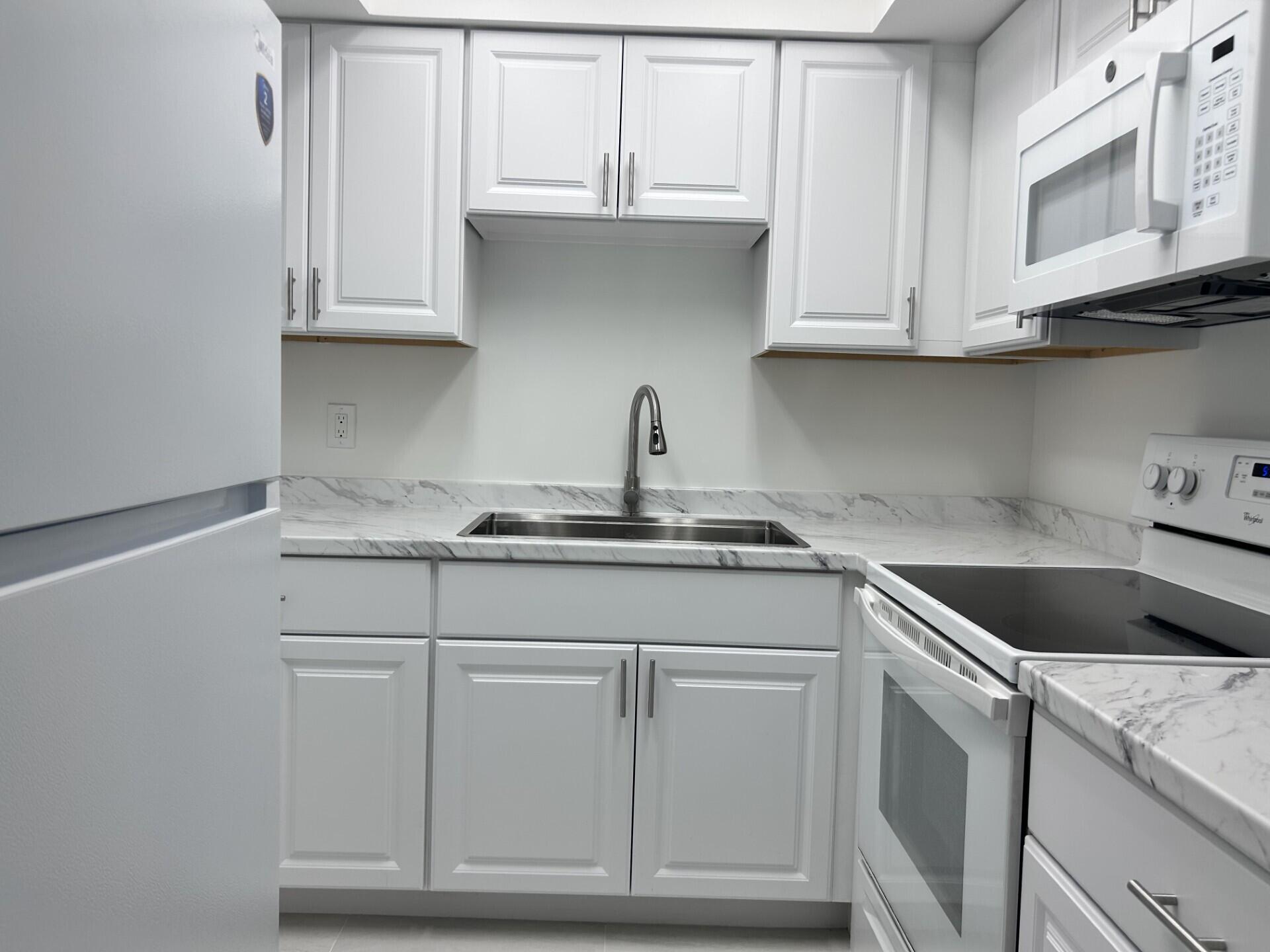 402 Lake Shore Drive 103 Property Photo 6