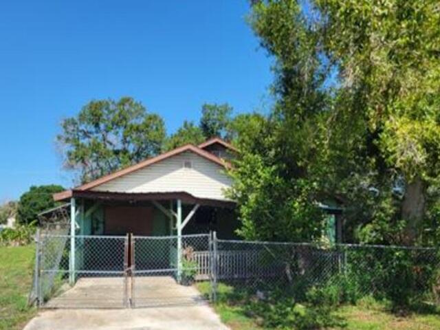 3311 Nw 24th Avenue Property Photo 1