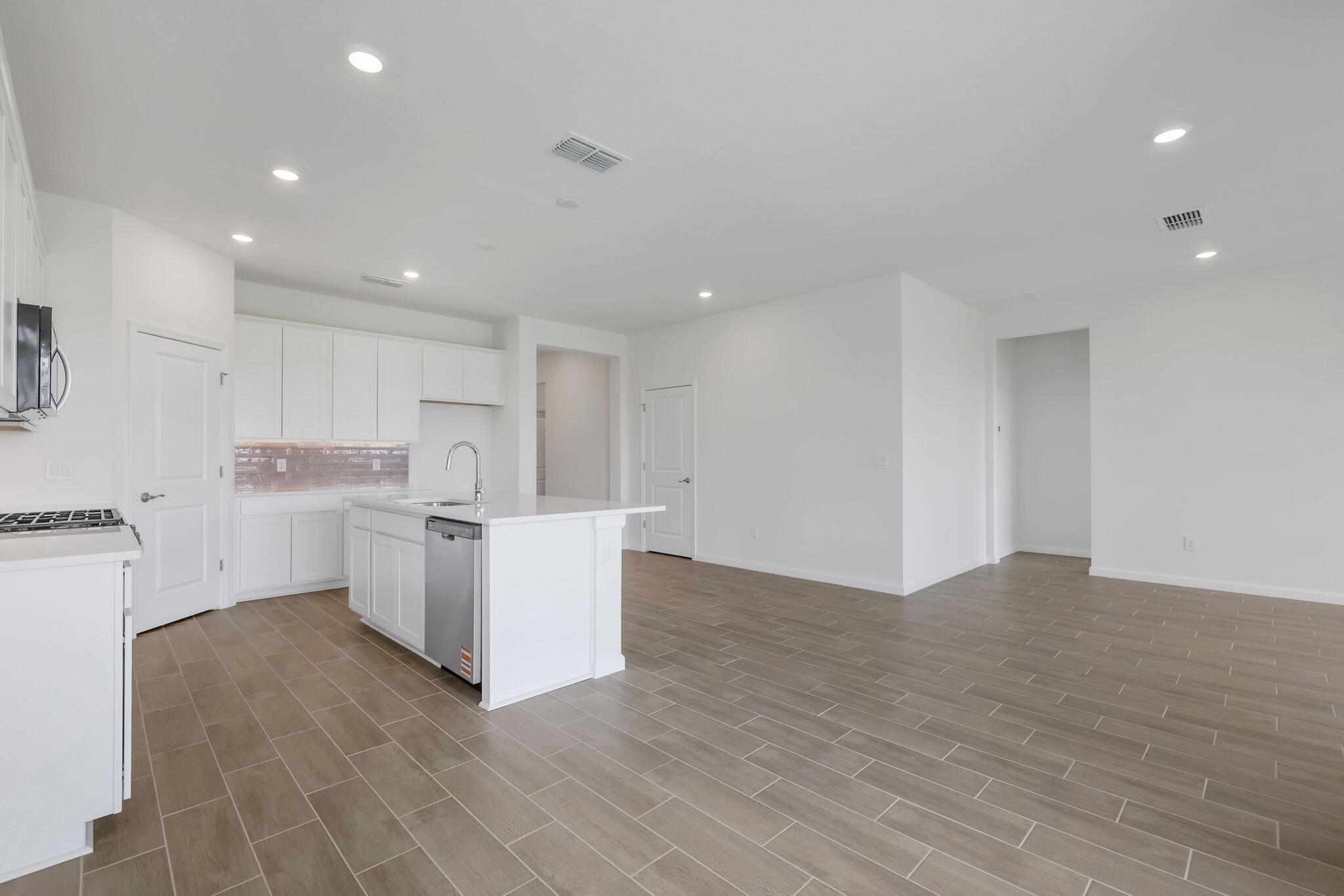 5428 Nw Camberly Court Property Photo 7