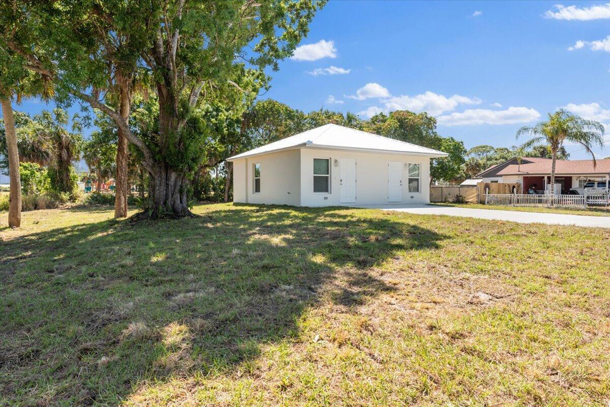 4576 30th Avenue Property Photo 3