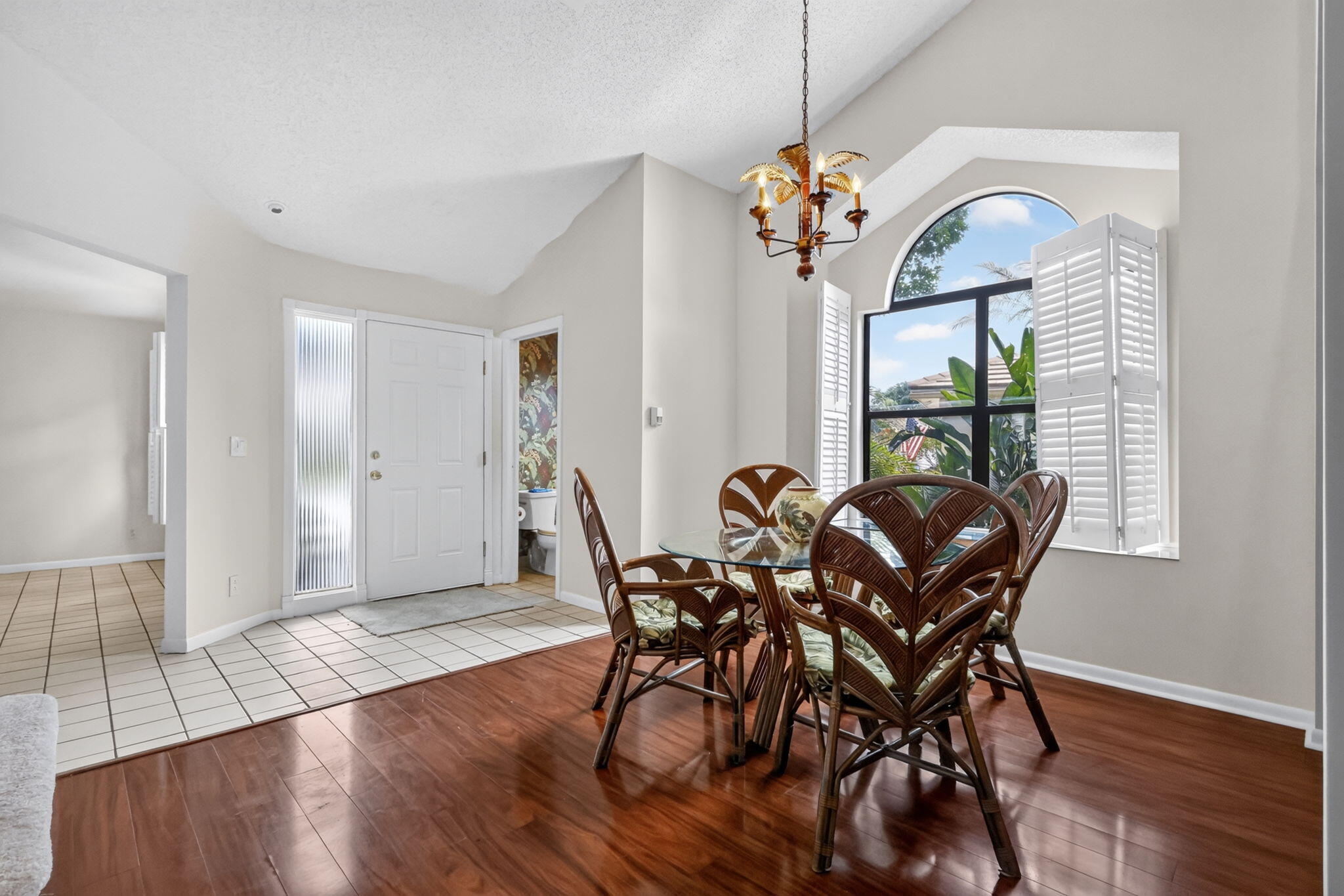 10940 Stafford Circle S Property Photo 6