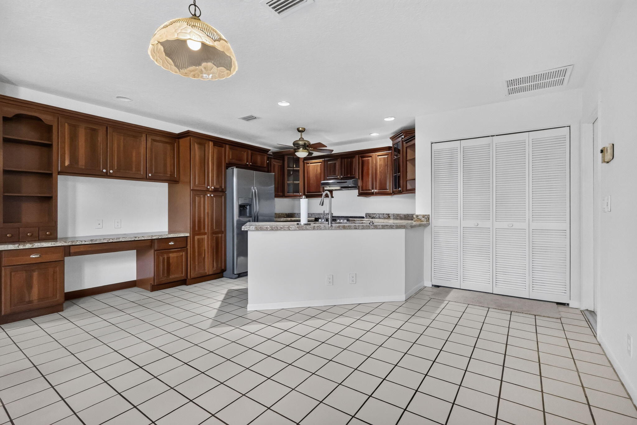 10940 Stafford Circle S Property Photo 15