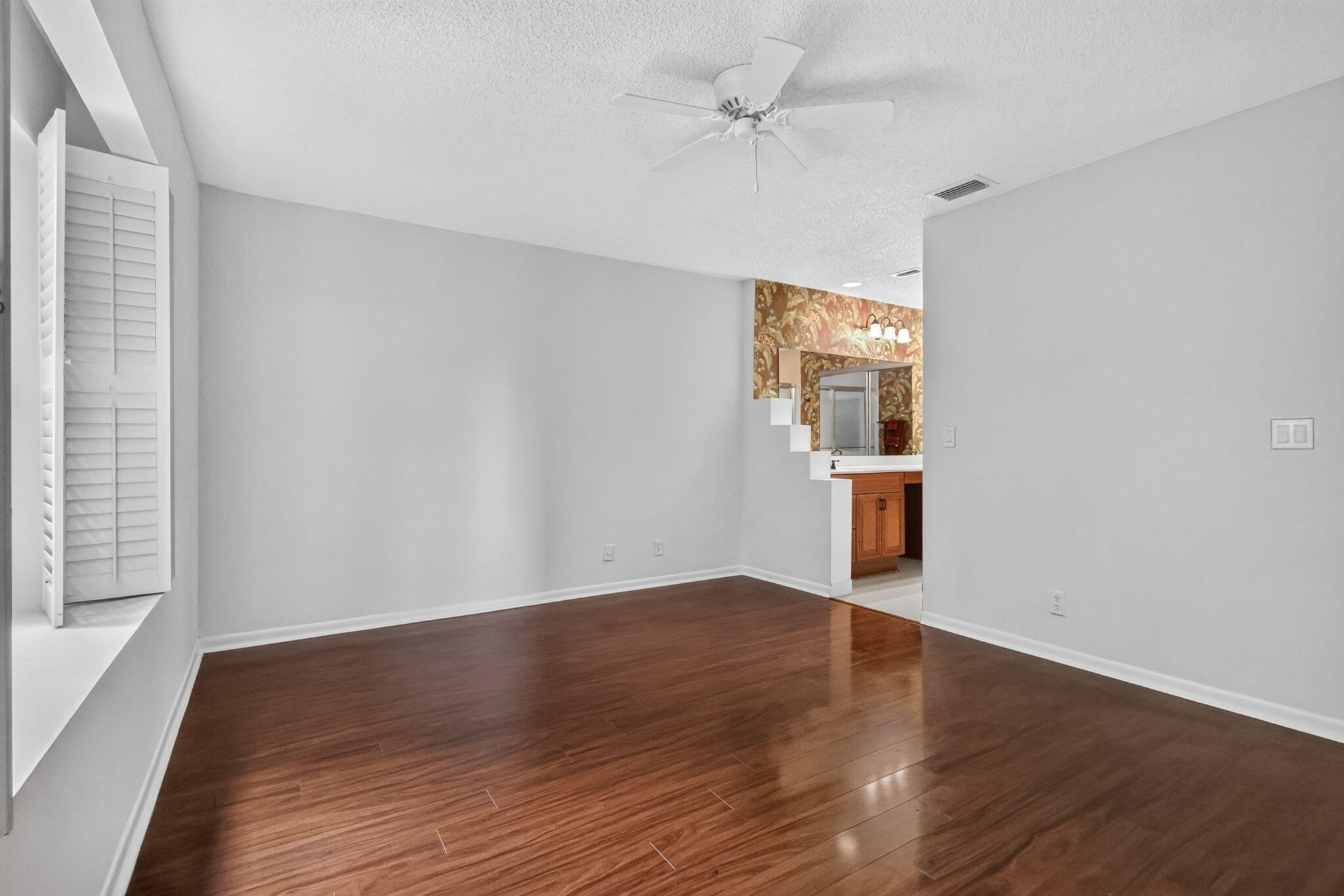 10940 Stafford Circle S Property Photo 27