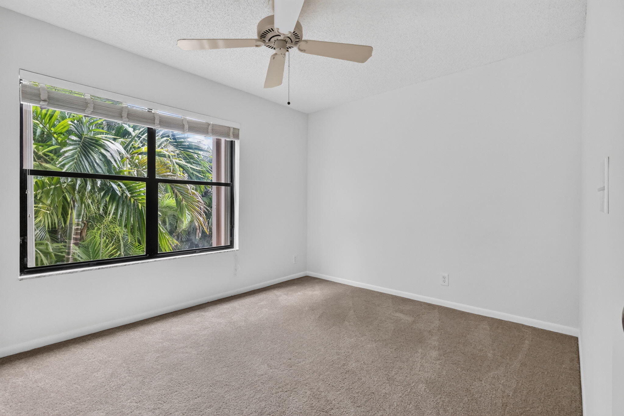 10940 Stafford Circle S Property Photo 32