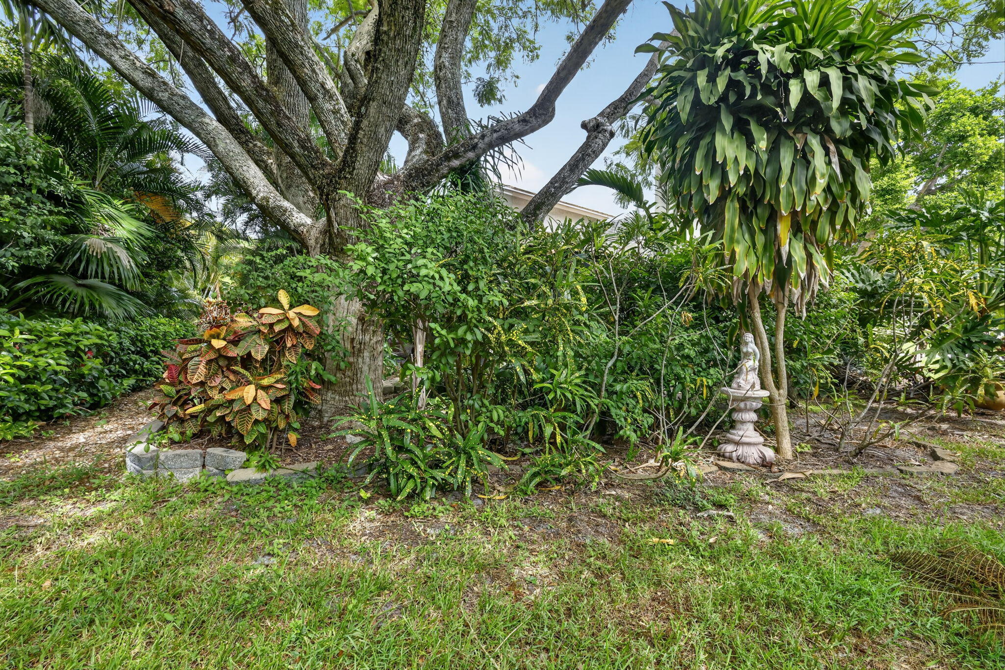 10940 Stafford Circle S Property Photo 46