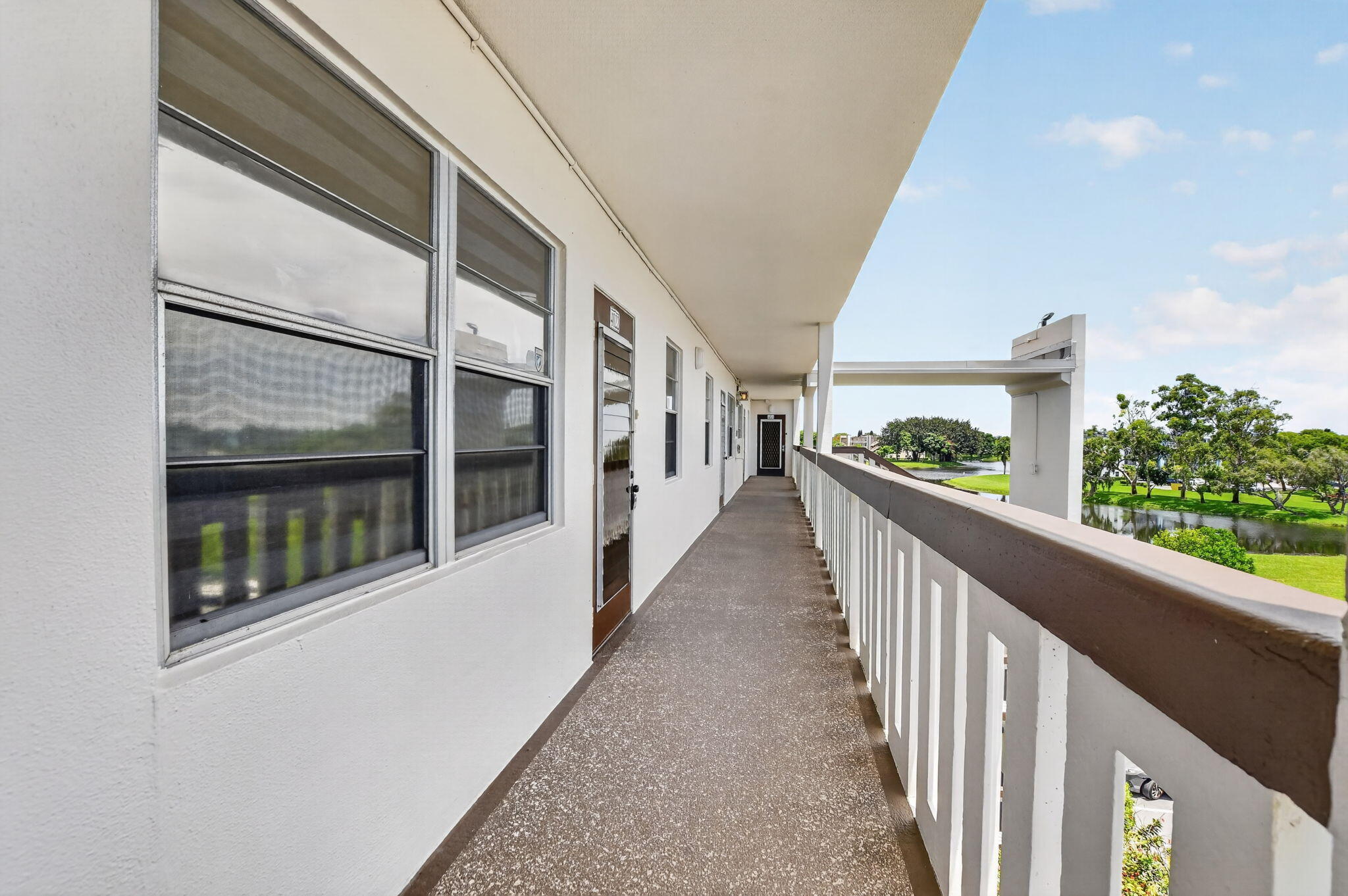 4022 Hythe B Property Photo 6