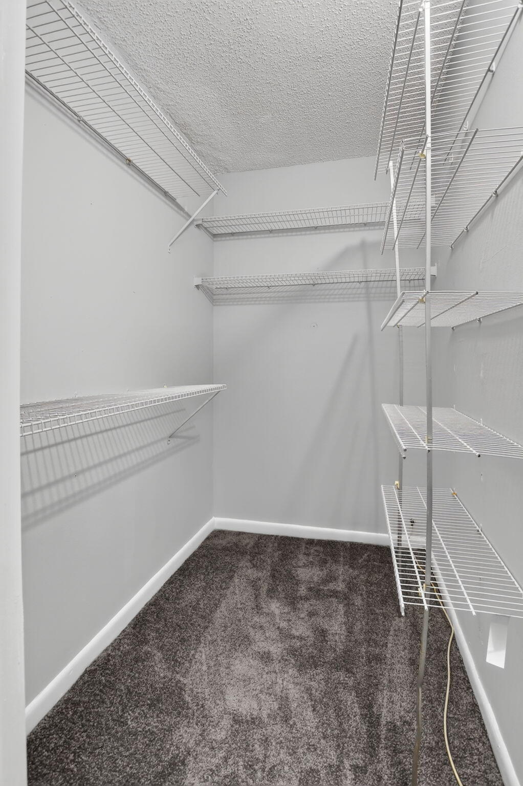 4022 Hythe B Property Photo 20
