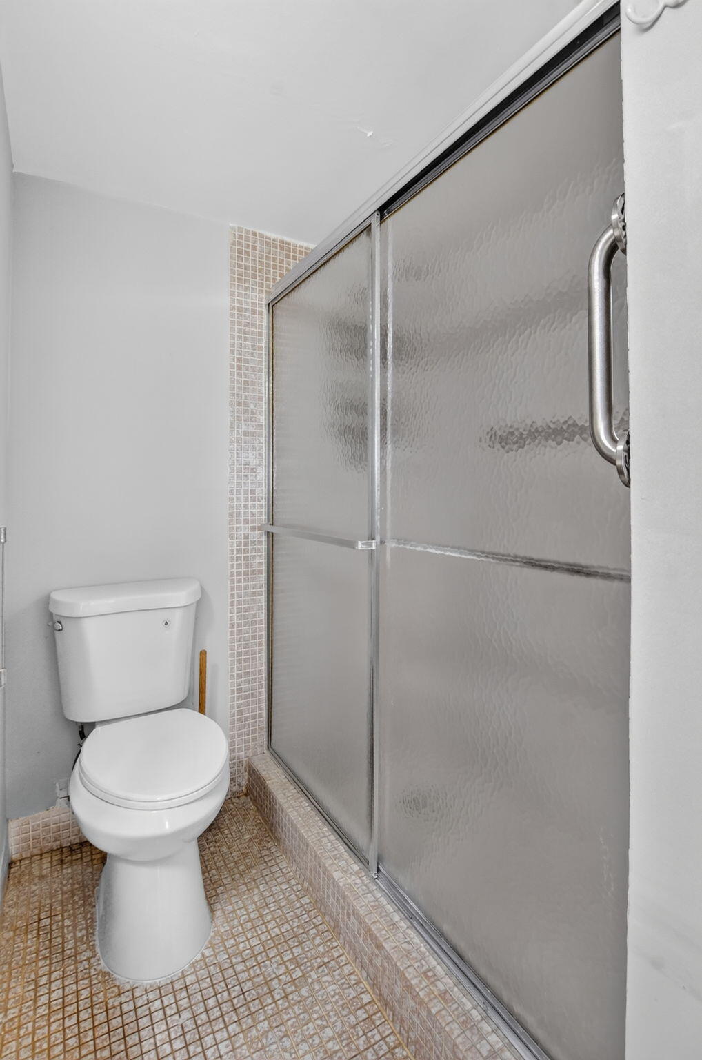 4022 Hythe B Property Photo 23