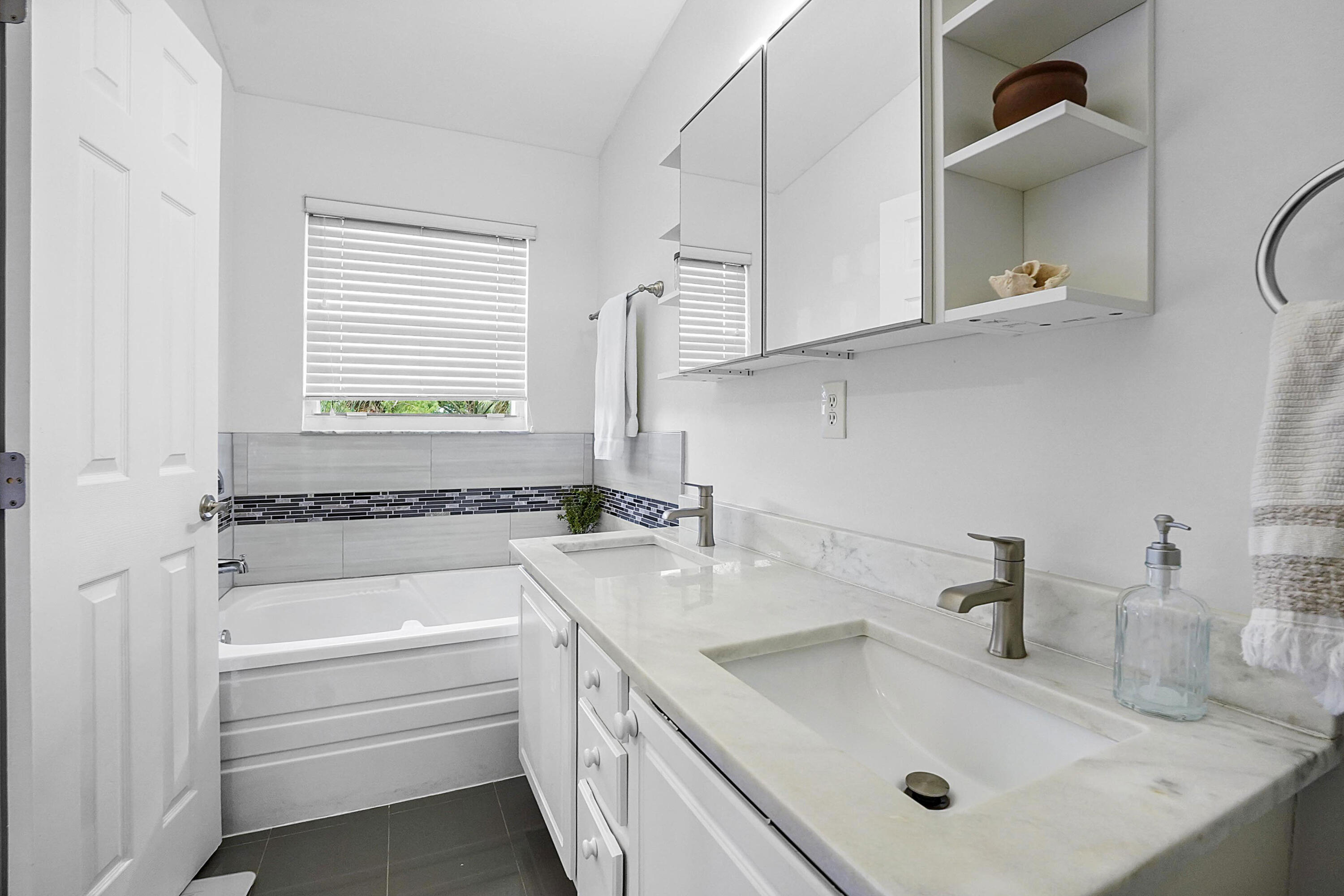 110 Crosswinds Drive Property Photo 16