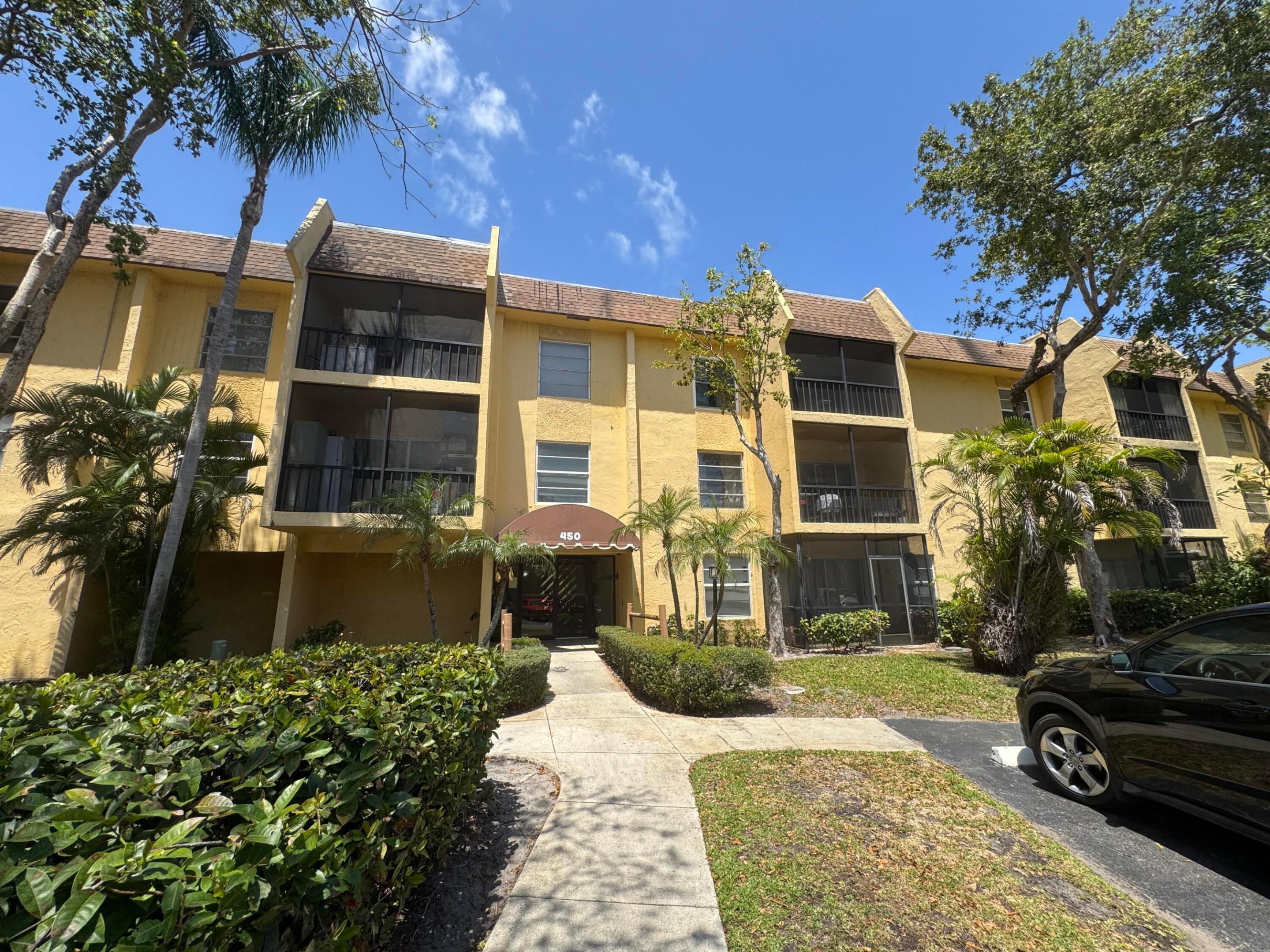 450 NW 20th Street Property Photo 1
