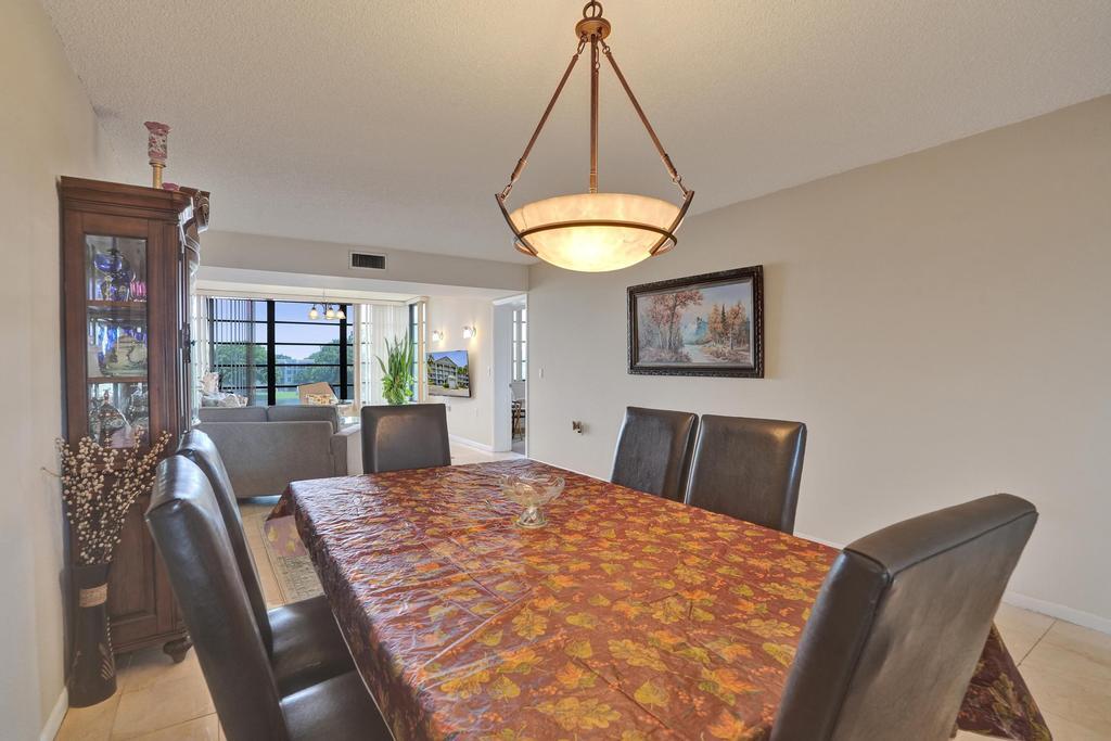 1524 Whitehall Drive 406 Property Photo 11