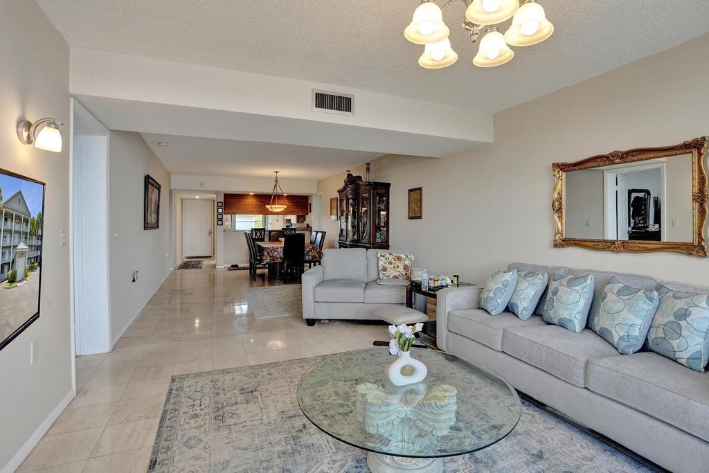 1524 Whitehall Drive 406 Property Photo 19