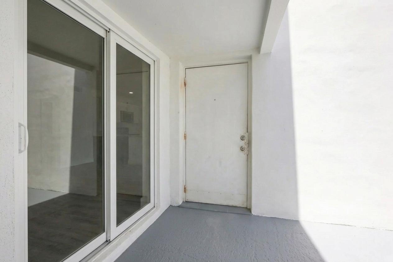 5120 Elmhurst Road A Property Photo 9