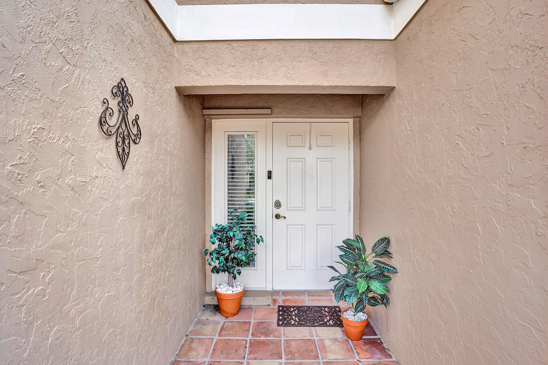 4941 Riverside Drive Property Photo 4