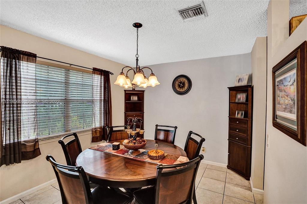 4941 Riverside Drive Property Photo 6