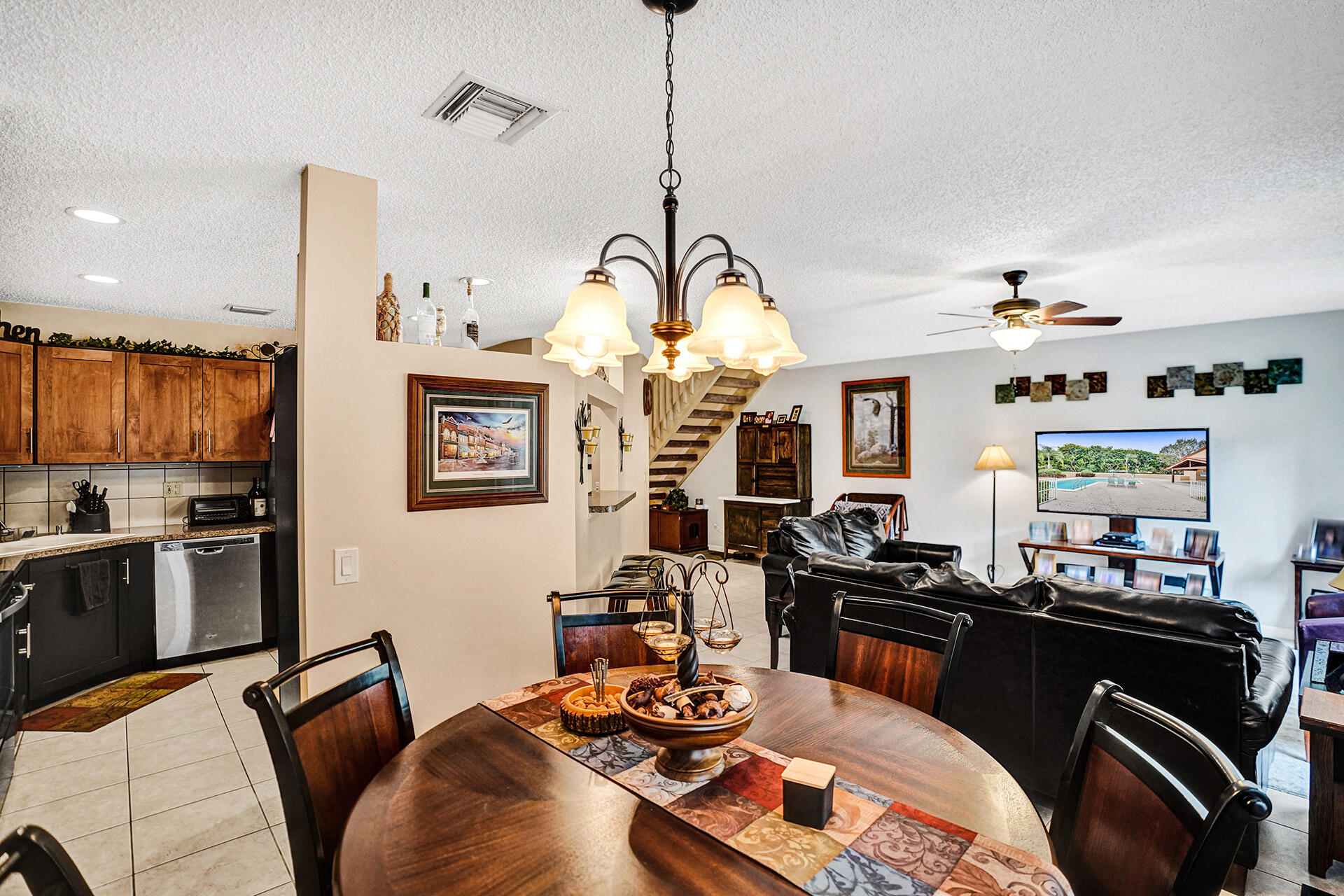 4941 Riverside Drive Property Photo 7