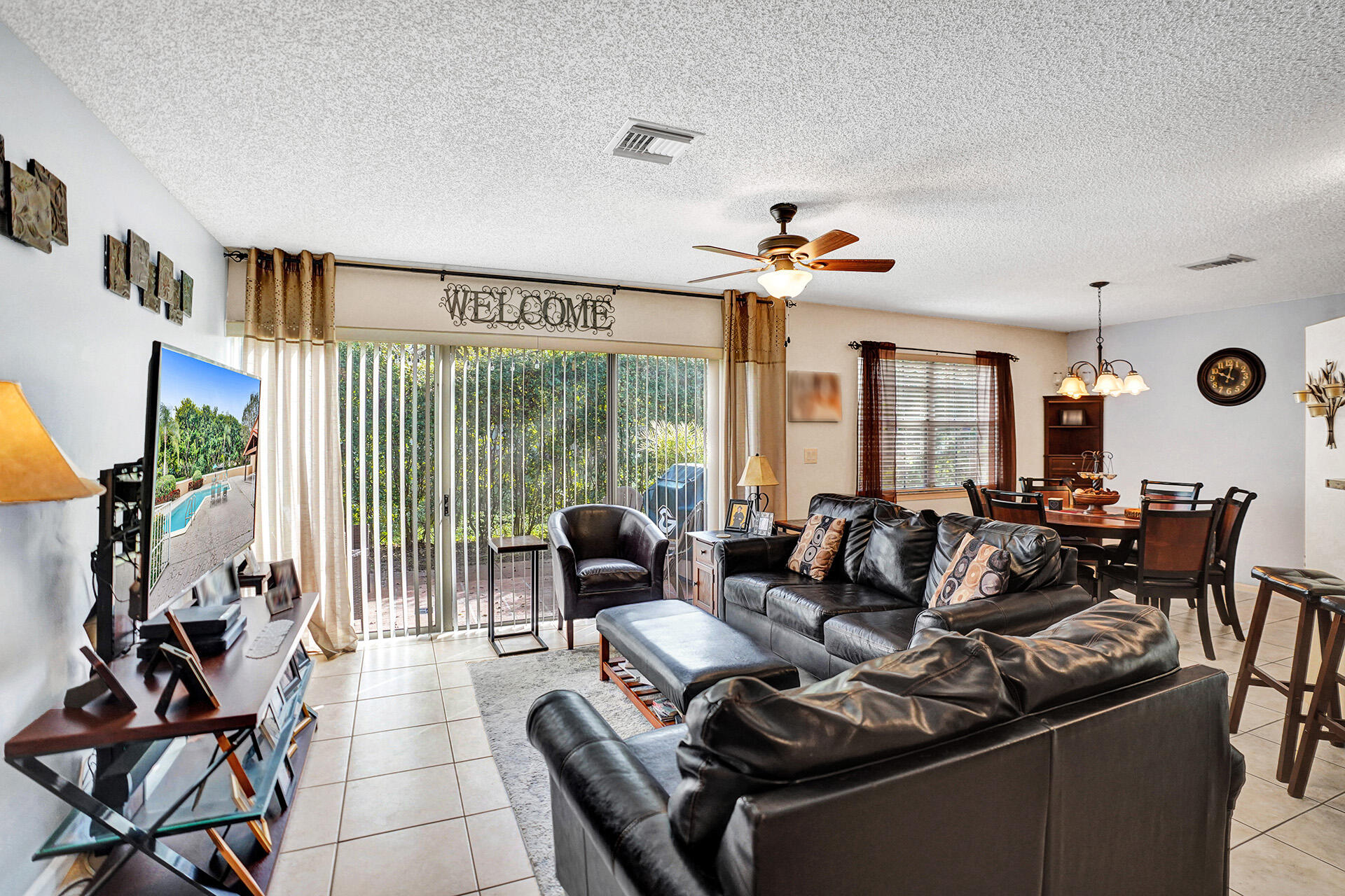4941 Riverside Drive Property Photo 8