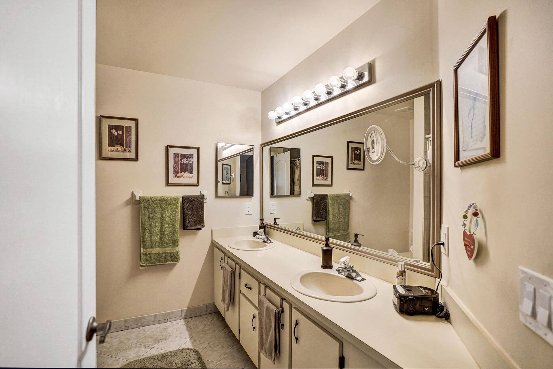 4941 Riverside Drive Property Photo 14