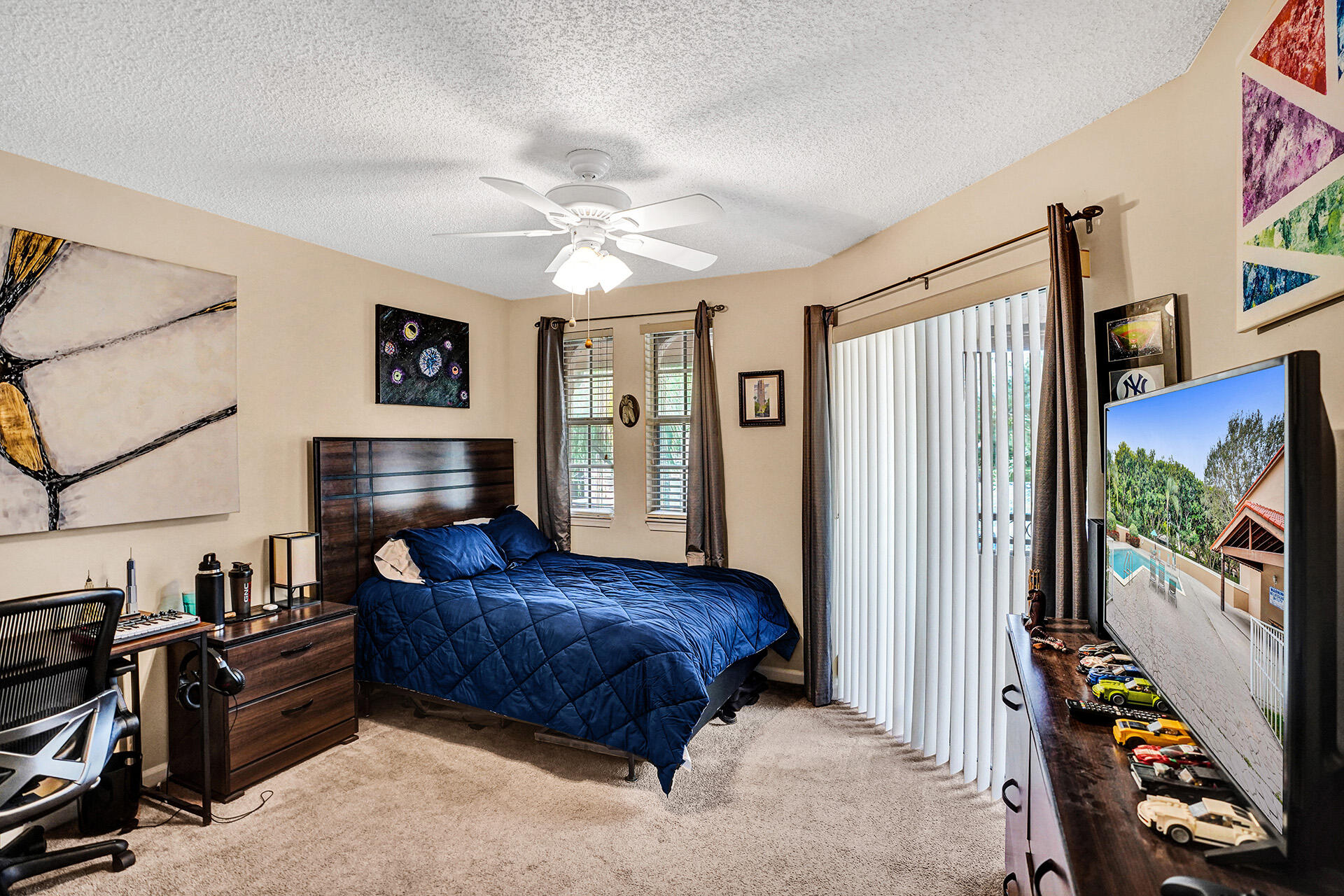 4941 Riverside Drive Property Photo 17