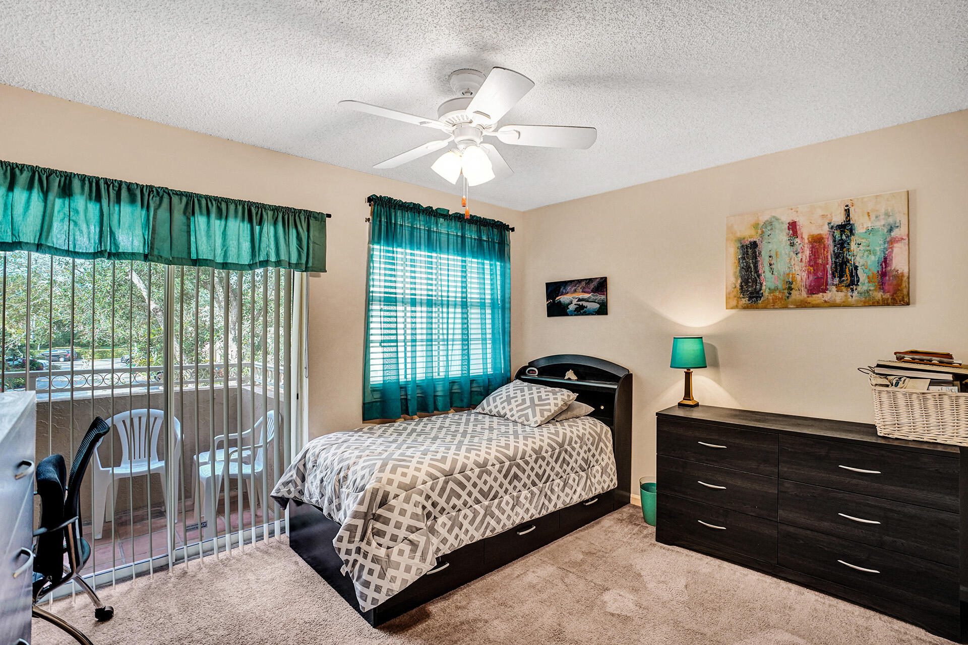 4941 Riverside Drive Property Photo 20