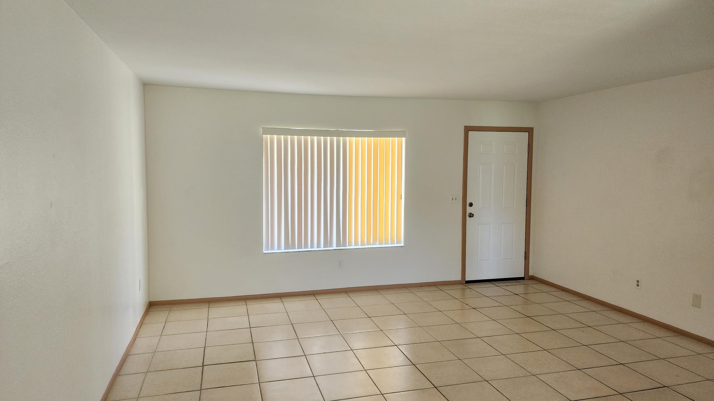 651 Nw Sharpe Street Property Photo 4