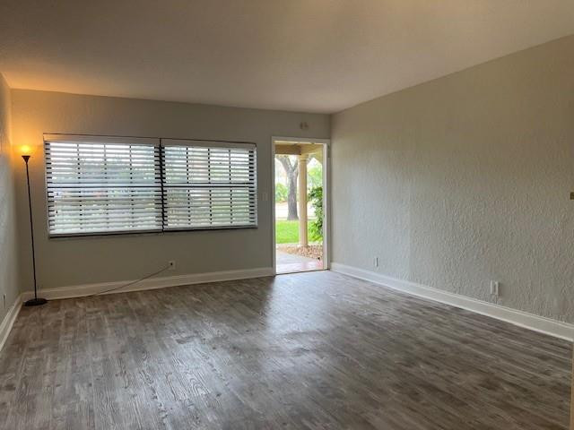2588 Riverside Drive 2588 Property Photo 17