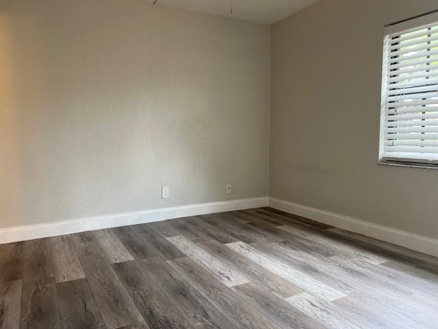 2588 Riverside Drive 2588 Property Photo 18
