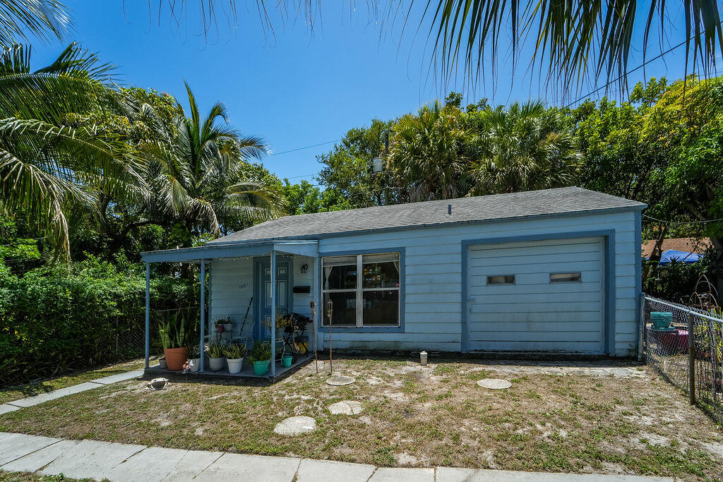 726 41st Street Property Photo 4