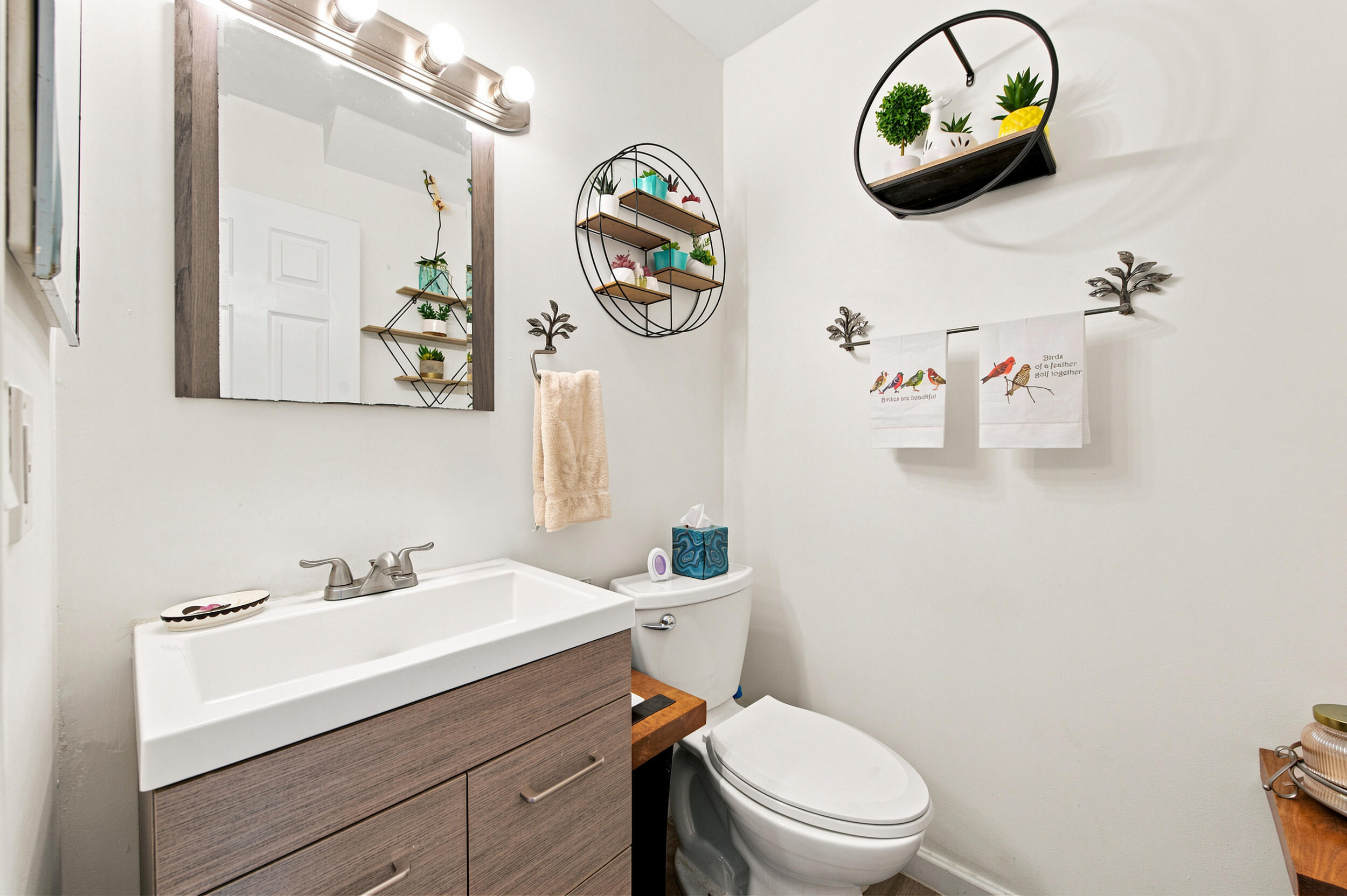 799 Hill Drive E Property Photo 6
