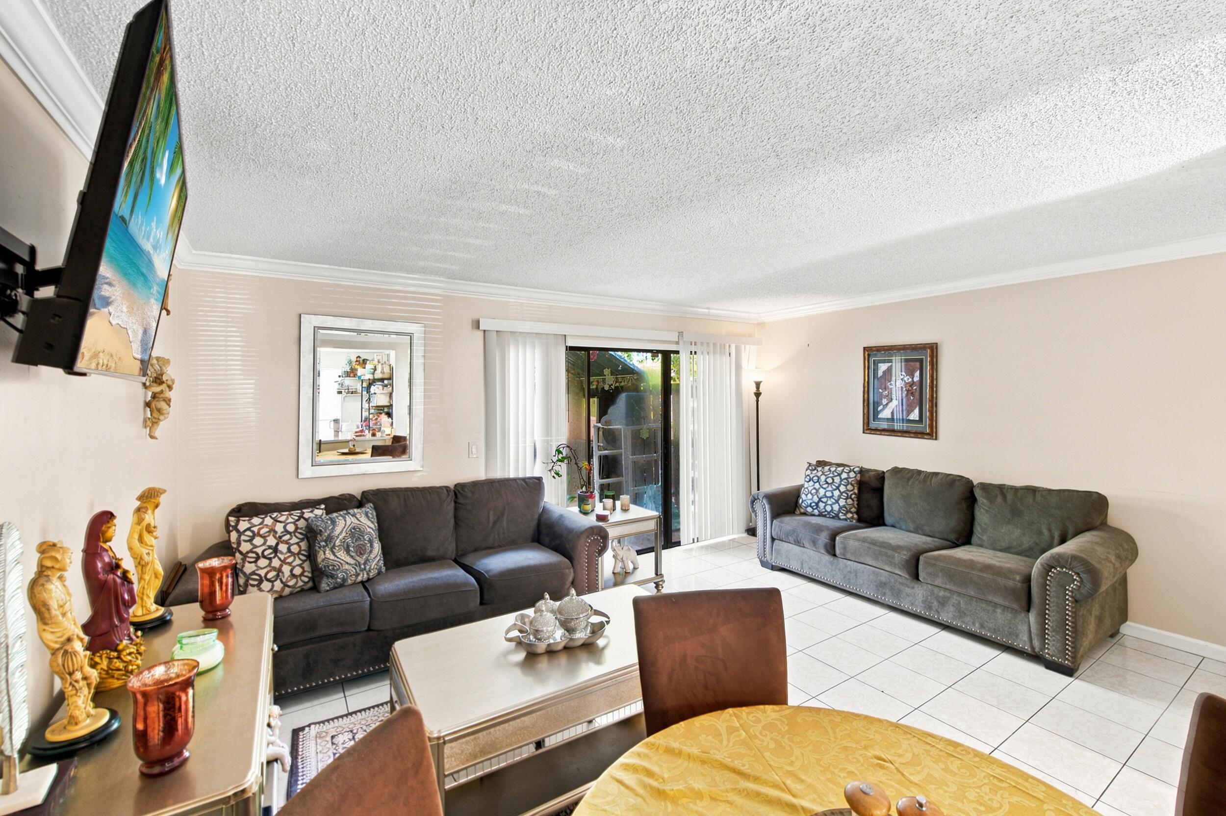 799 Hill Drive E Property Photo 12