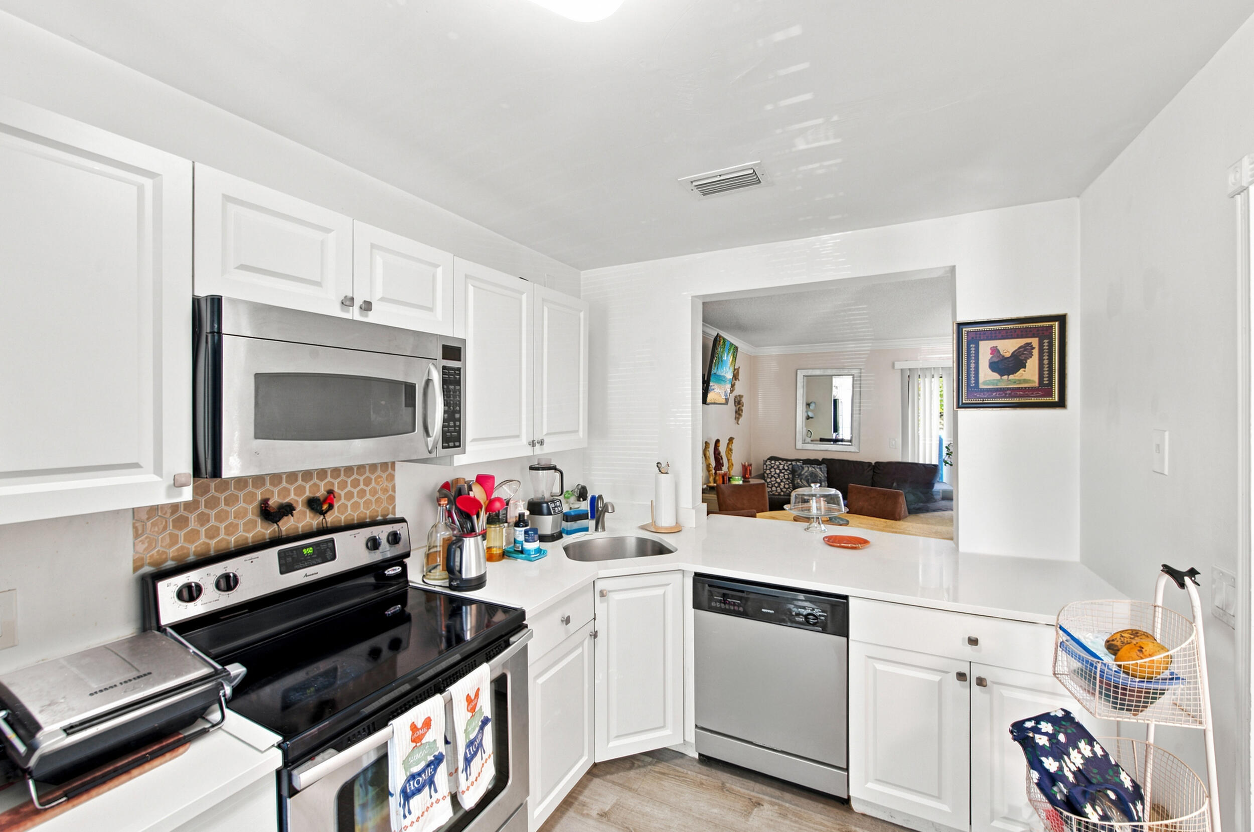 799 Hill Drive E Property Photo 13
